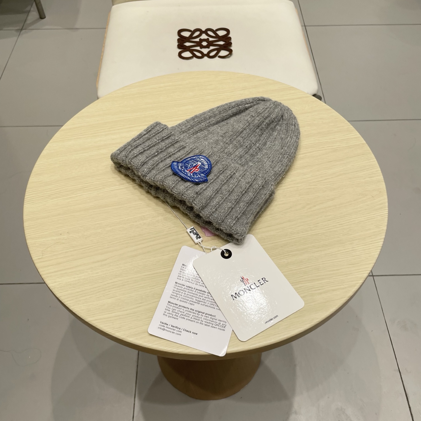 蒙口Moncler盟可睐💥新款经典针织帽，非常柔软亲肤，弹性很好💓有质感又非常百搭的款式~保暖的 羊绒毛
