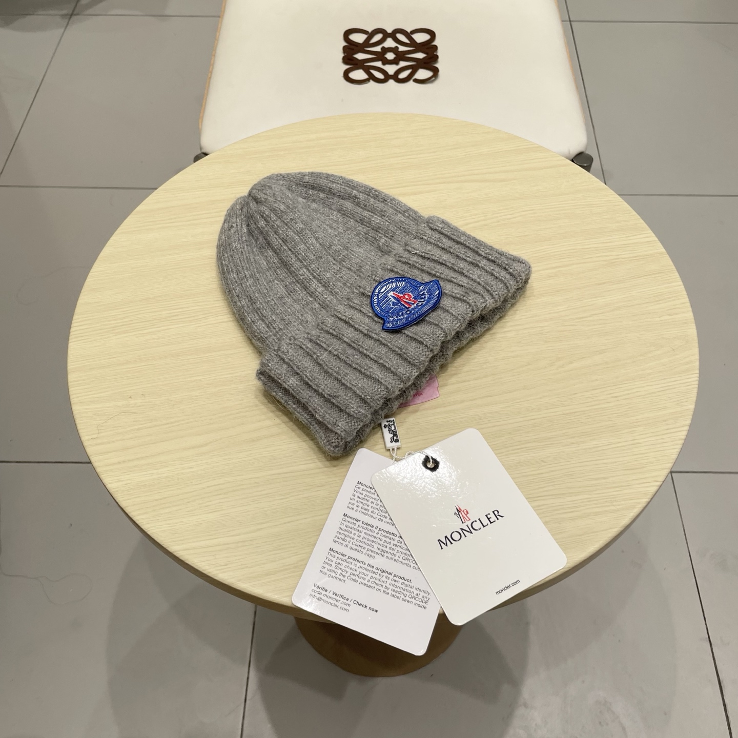 蒙口Moncler盟可睐💥新款经典针织帽，非常柔软亲肤，弹性很好💓有质感又非常百搭的款式~保暖的 羊绒毛