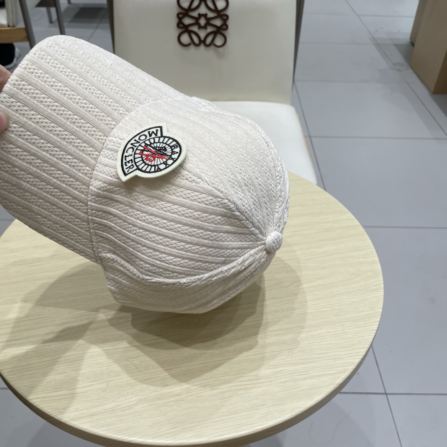   蒙口MONCLER新款棒球帽，时尚炸街单品，风格很OK，网红.时尚博主的最爱！高品质舒凹造型很好看