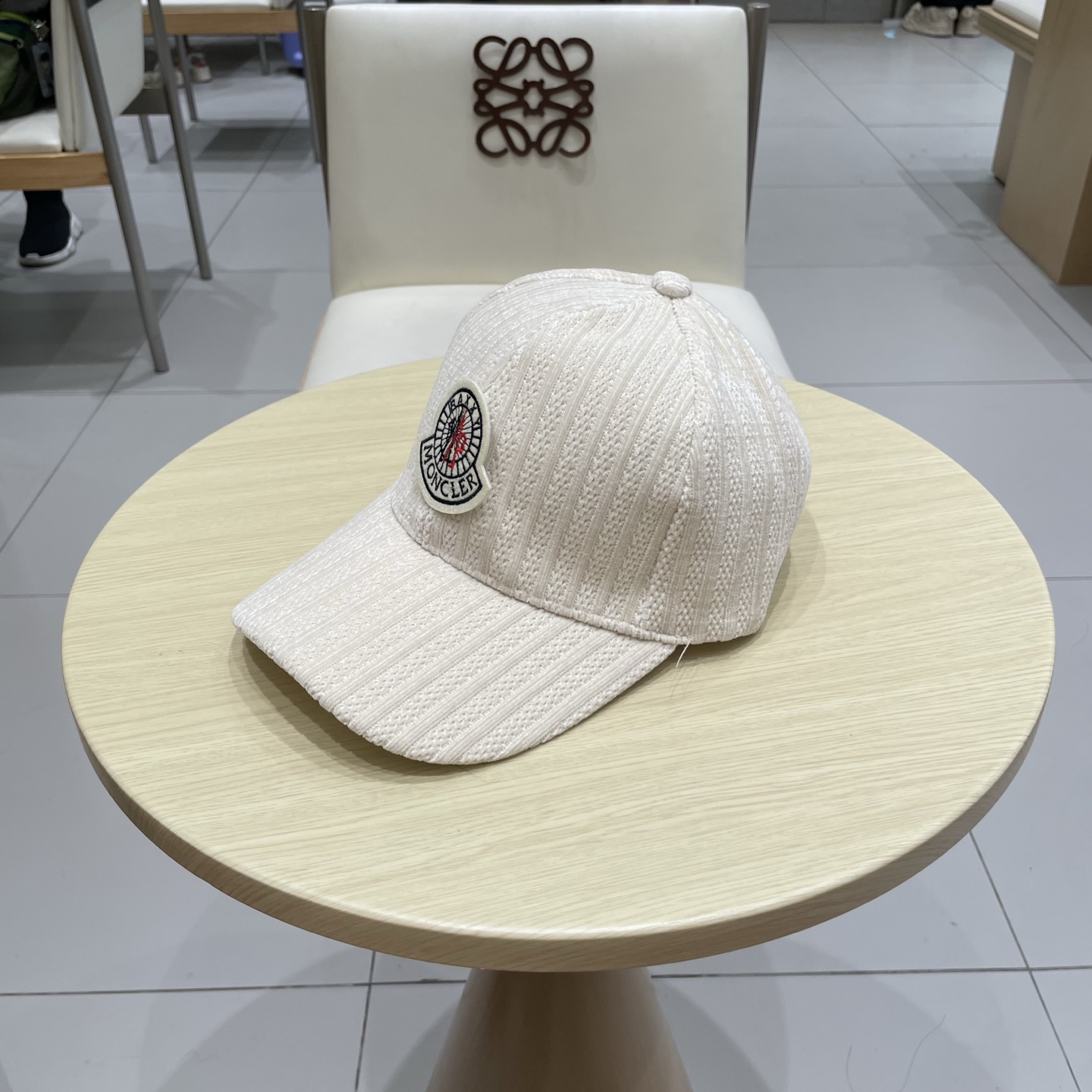   蒙口MONCLER新款棒球帽，时尚炸街单品，风格很OK，网红.时尚博主的最爱！高品质舒凹造型很好看