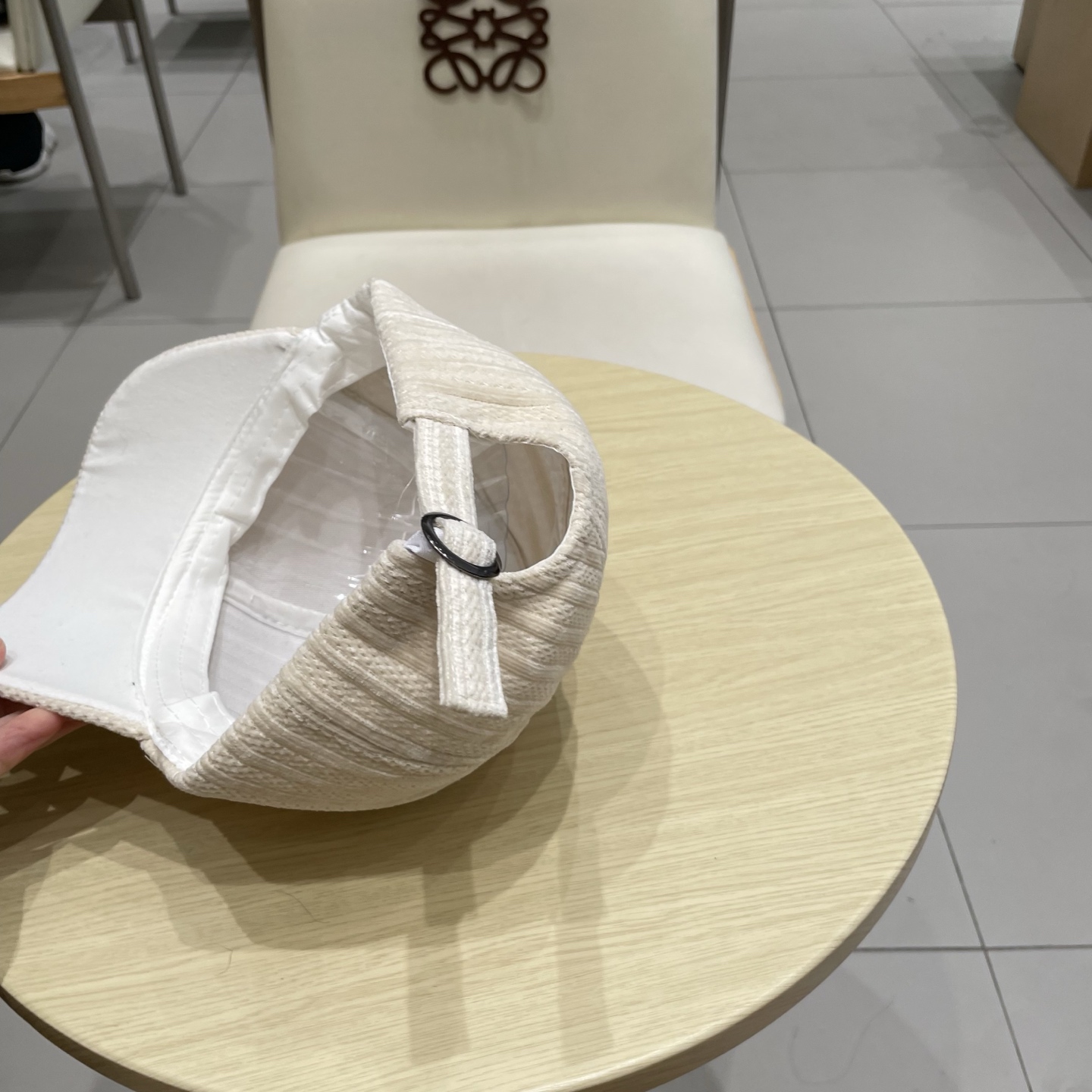   蒙口MONCLER新款棒球帽，时尚炸街单品，风格很OK，网红.时尚博主的最爱！高品质舒凹造型很好看