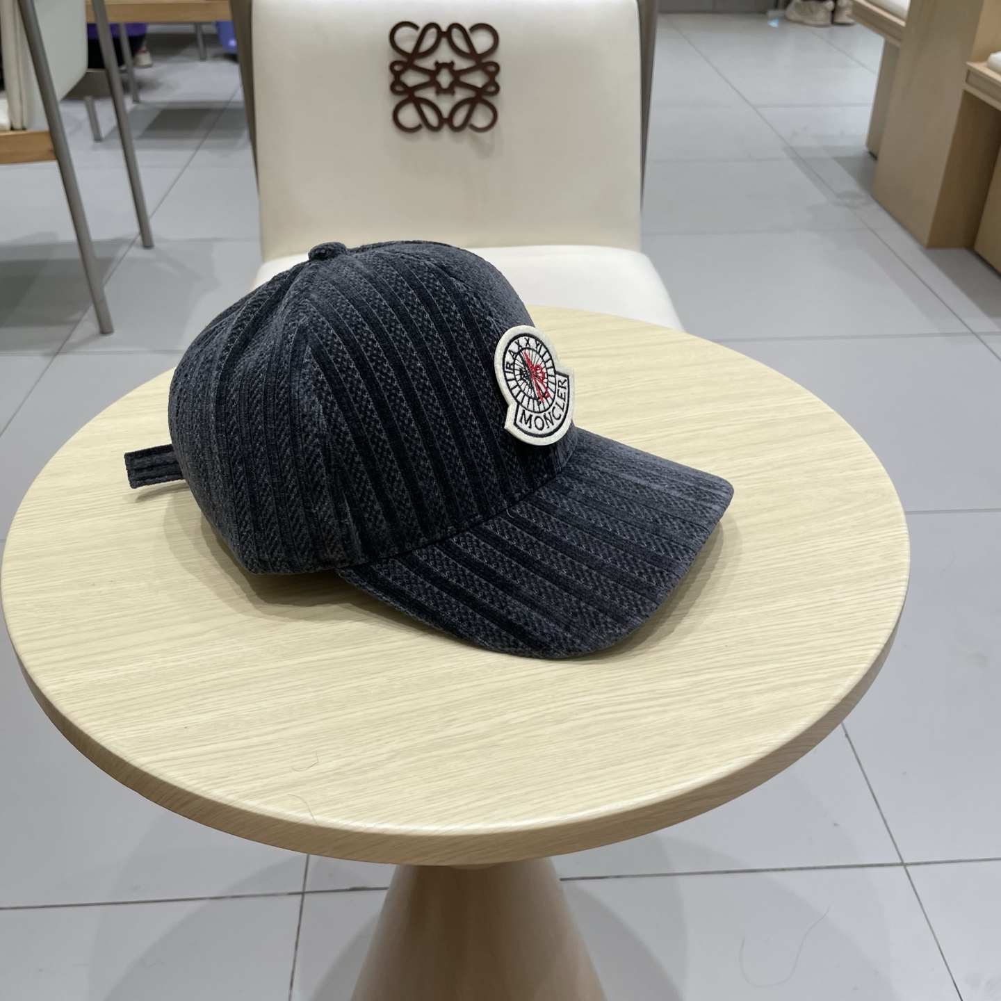   蒙口MONCLER新款棒球帽，时尚炸街单品，风格很OK，网红.时尚博主的最爱！高品质舒凹造型很好看