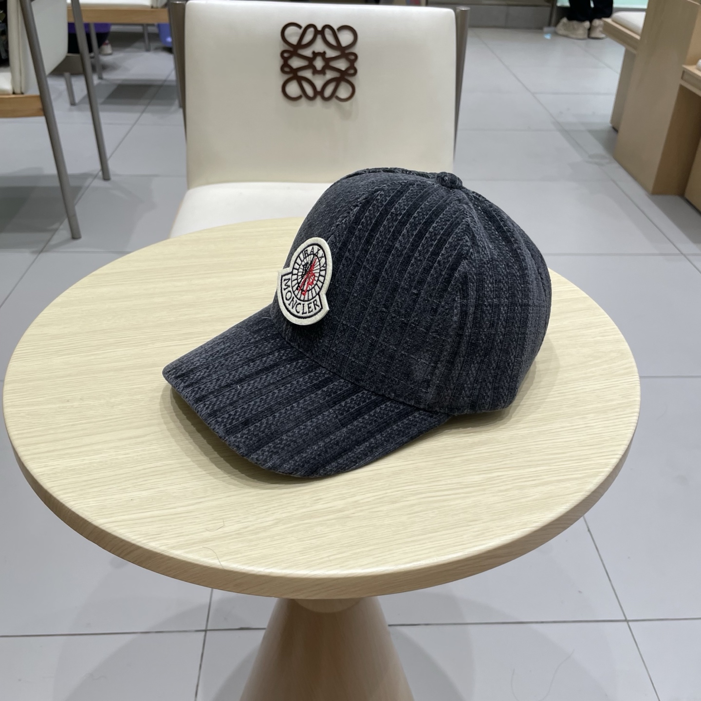   蒙口MONCLER新款棒球帽，时尚炸街单品，风格很OK，网红.时尚博主的最爱！高品质舒凹造型很好看