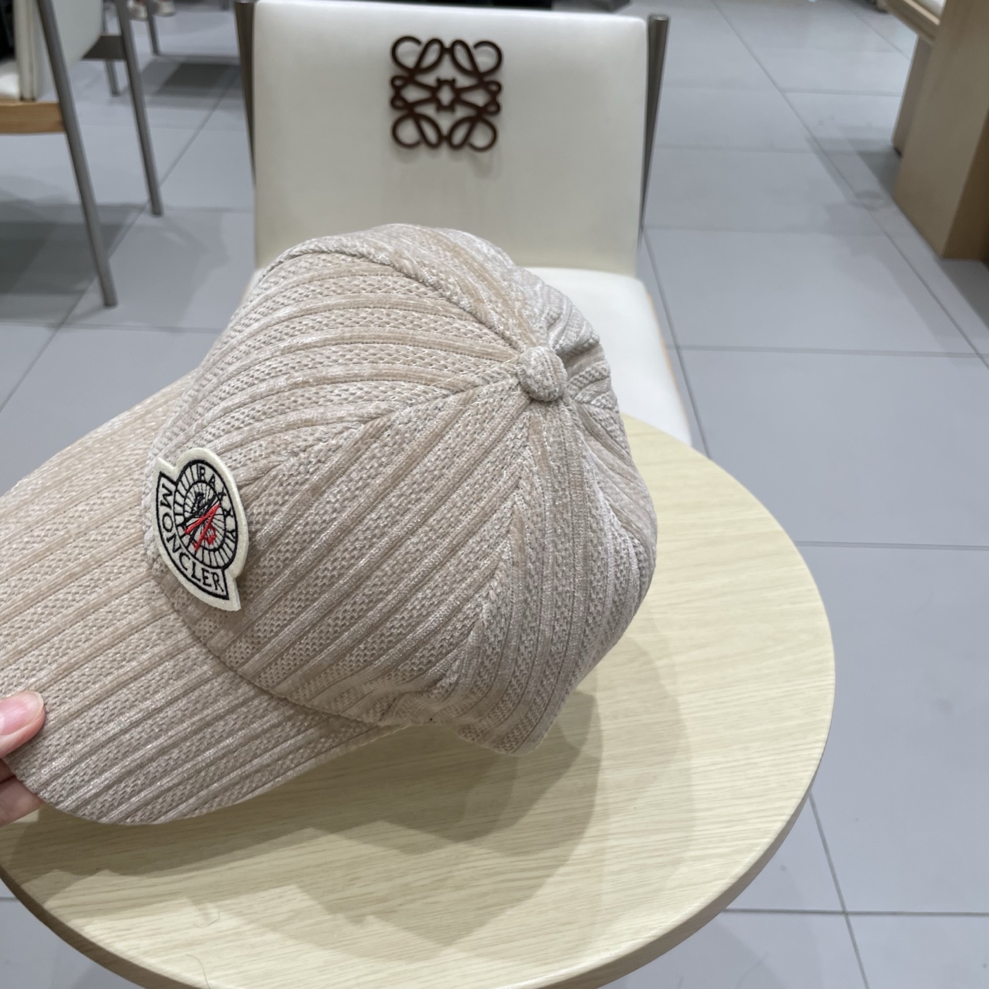   蒙口MONCLER新款棒球帽，时尚炸街单品，风格很OK，网红.时尚博主的最爱！高品质舒凹造型很好看