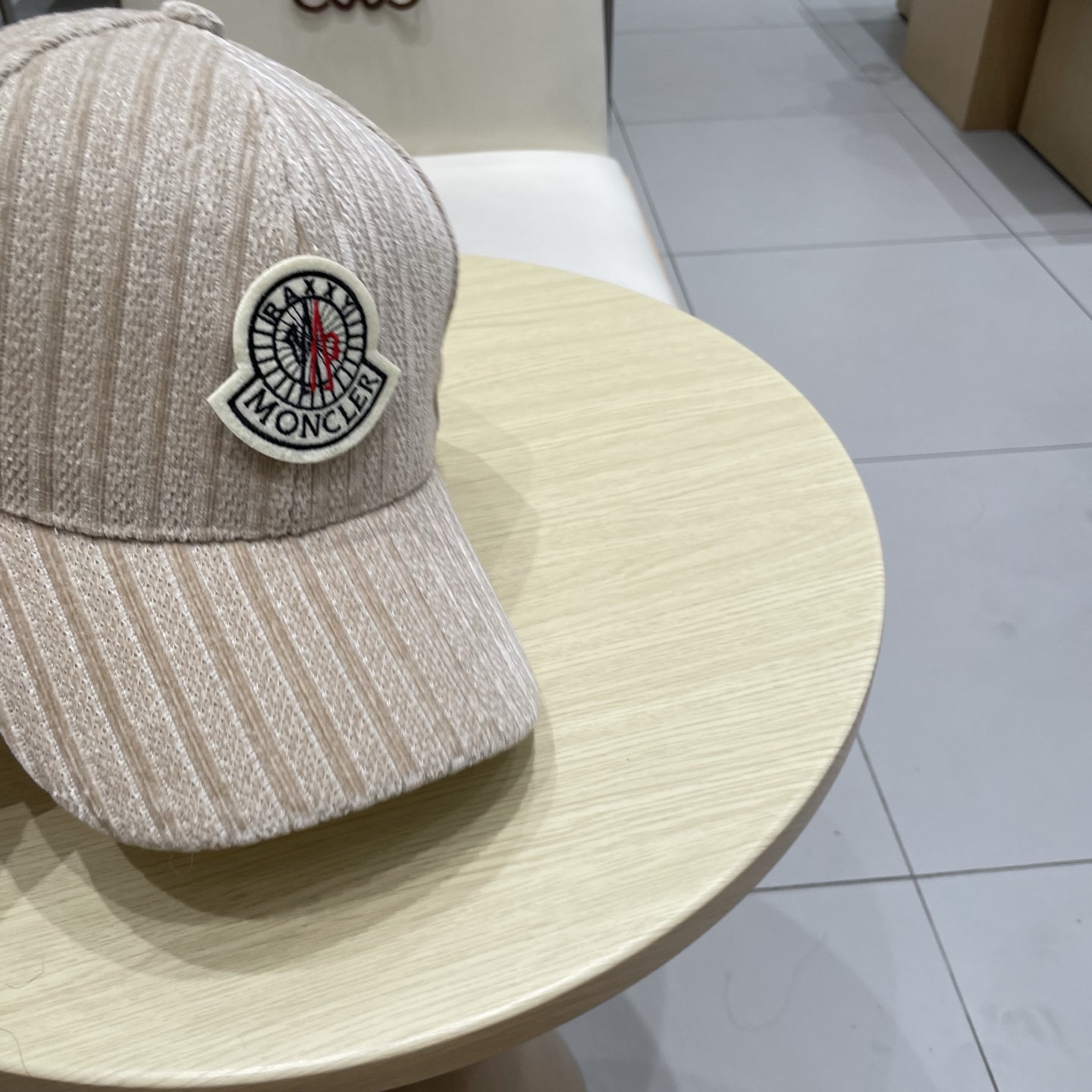   蒙口MONCLER新款棒球帽，时尚炸街单品，风格很OK，网红.时尚博主的最爱！高品质舒凹造型很好看