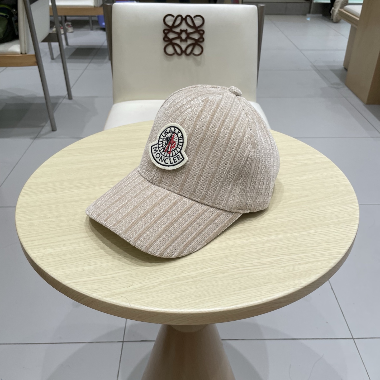   蒙口MONCLER新款棒球帽，时尚炸街单品，风格很OK，网红.时尚博主的最爱！高品质舒凹造型很好看