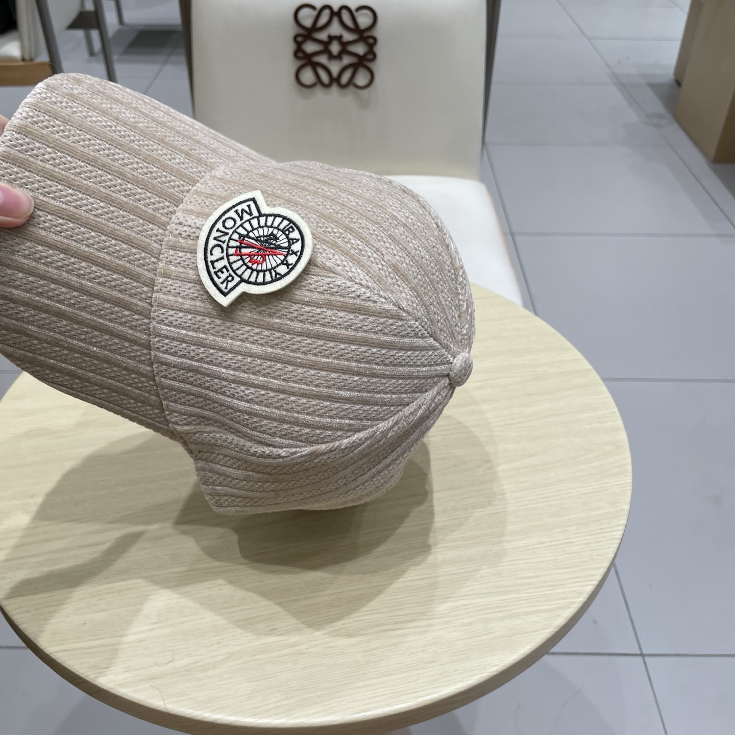   蒙口MONCLER新款棒球帽，时尚炸街单品，风格很OK，网红.时尚博主的最爱！高品质舒凹造型很好看