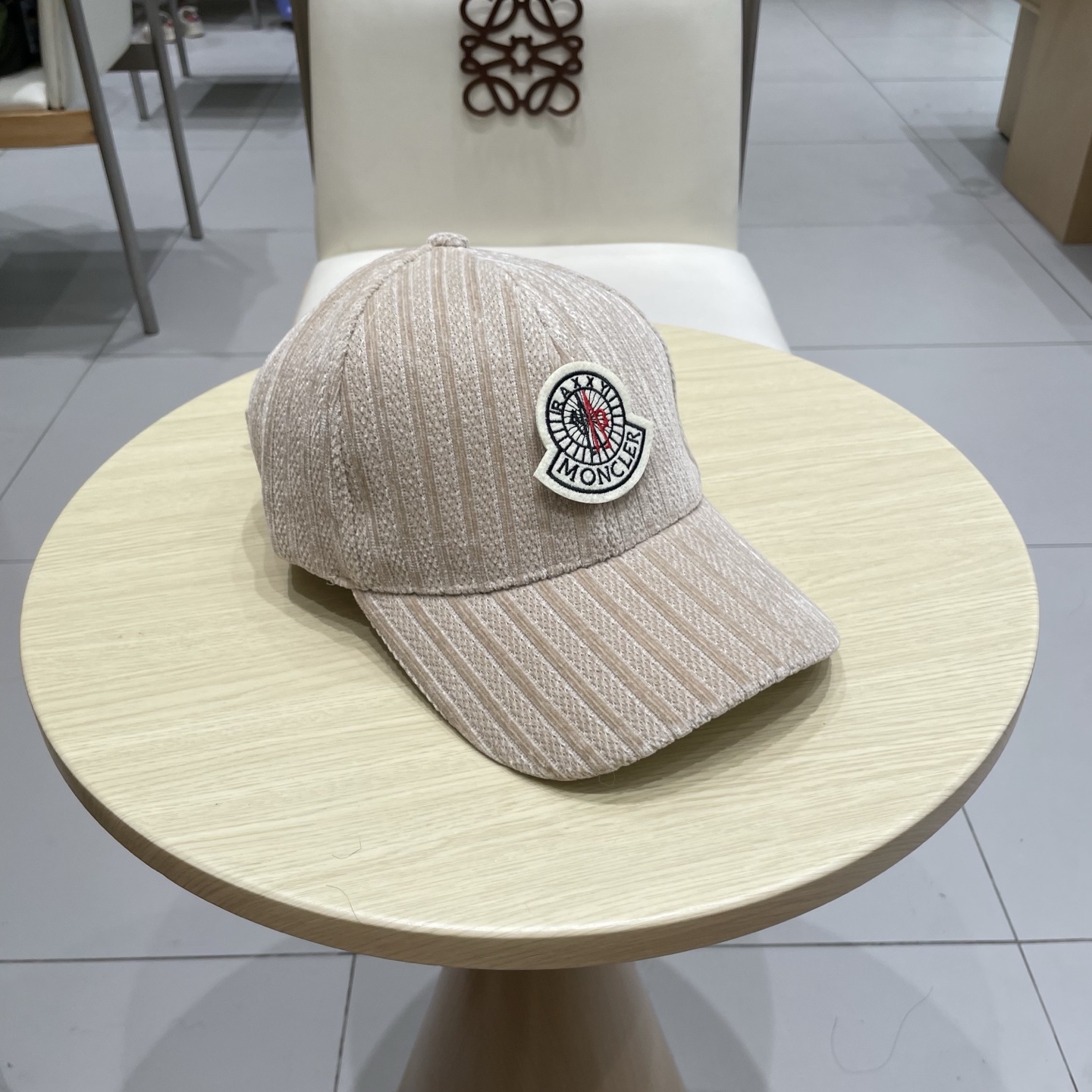   蒙口MONCLER新款棒球帽，时尚炸街单品，风格很OK，网红.时尚博主的最爱！高品质舒凹造型很好看