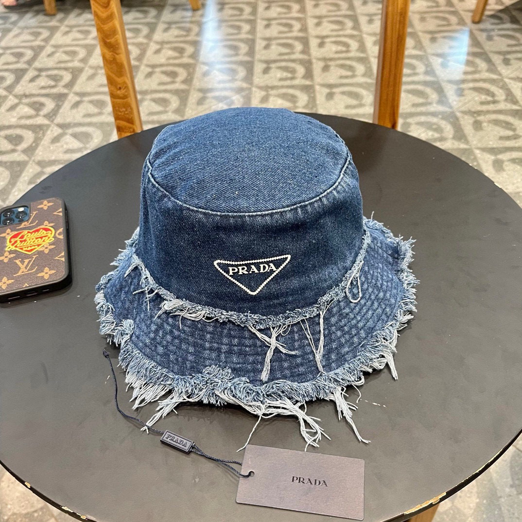   【PRADA普拉达】新款牛仔做旧款渔夫帽，男女款又好搭配，出街单品