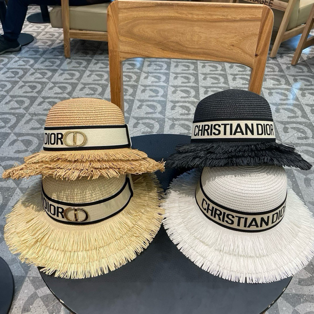   DIOR迪奥草帽❤️2025新款款圆顶细草礼帽草帽爱心爱心做工细节精细，简约大方，百搭单品～出街首选
