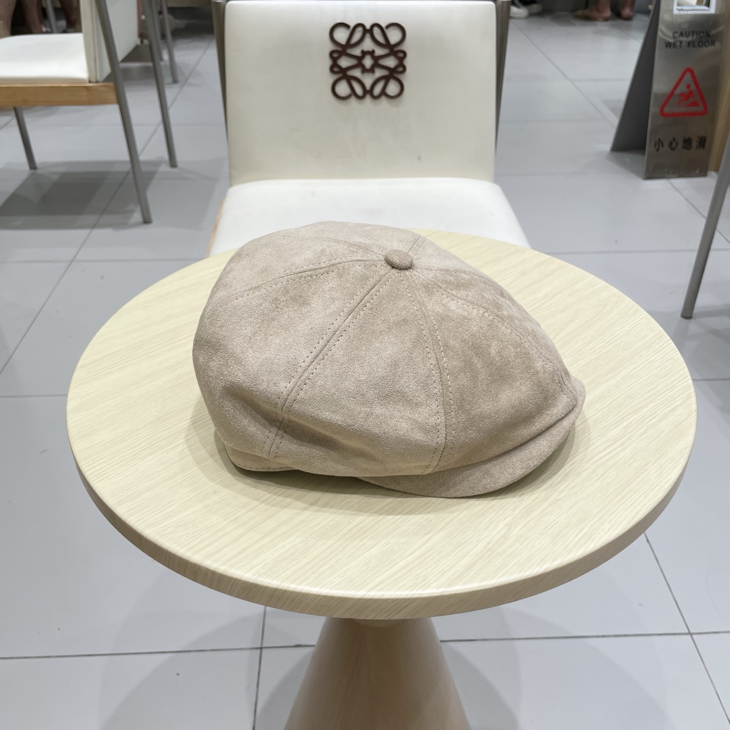 Prada普拉达新款复古鸭舌帽前进帽时尚八角帽潮百搭贝雷帽女秋冬户外