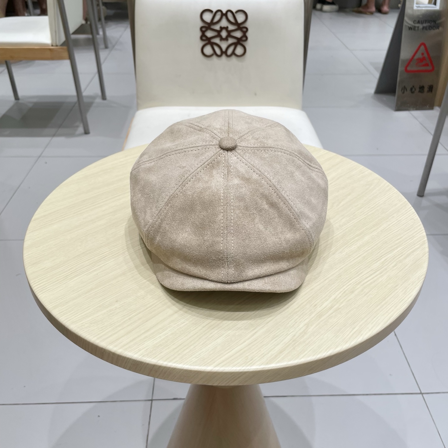 Prada普拉达新款复古鸭舌帽前进帽时尚八角帽潮百搭贝雷帽女秋冬户外