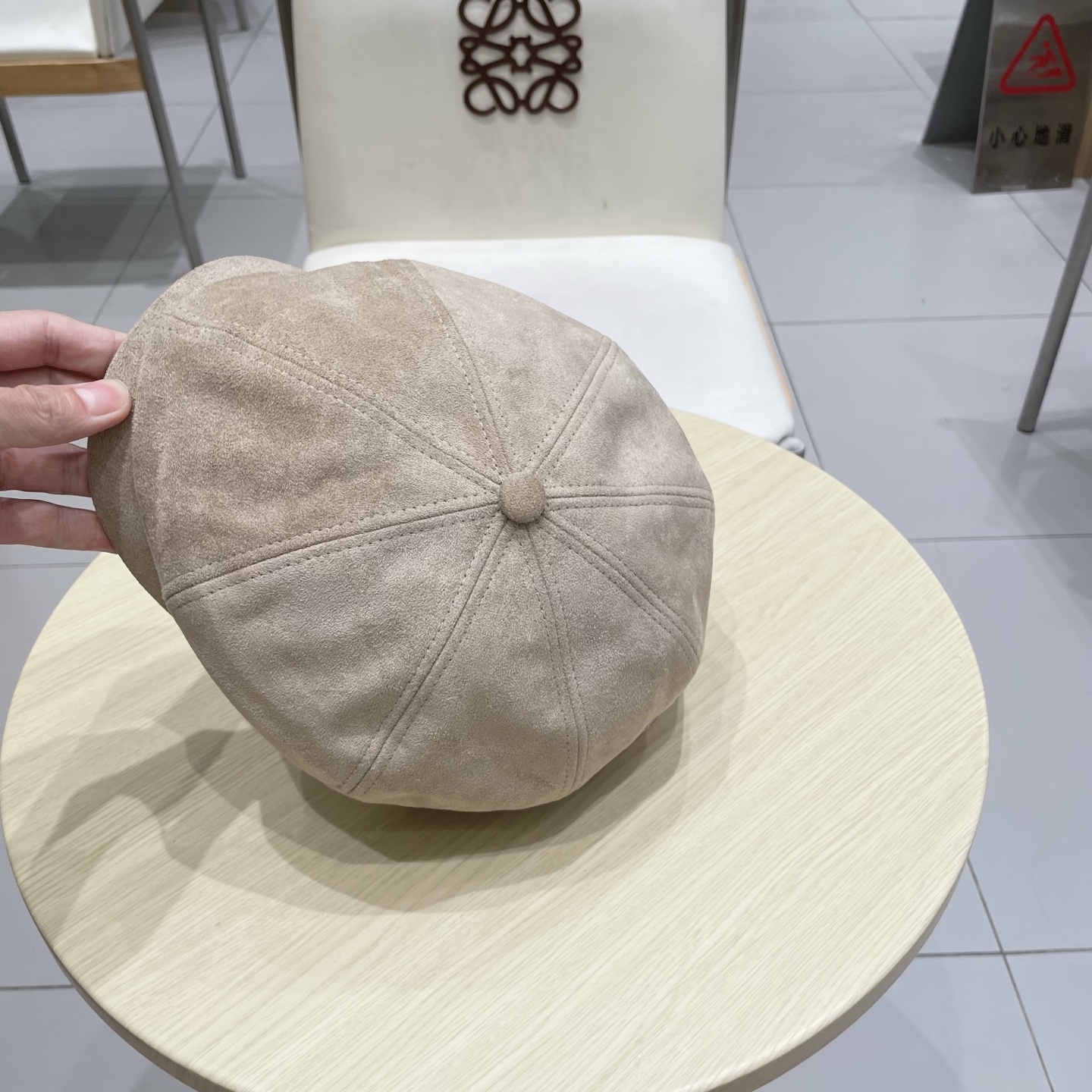 Prada普拉达新款复古鸭舌帽前进帽时尚八角帽潮百搭贝雷帽女秋冬户外