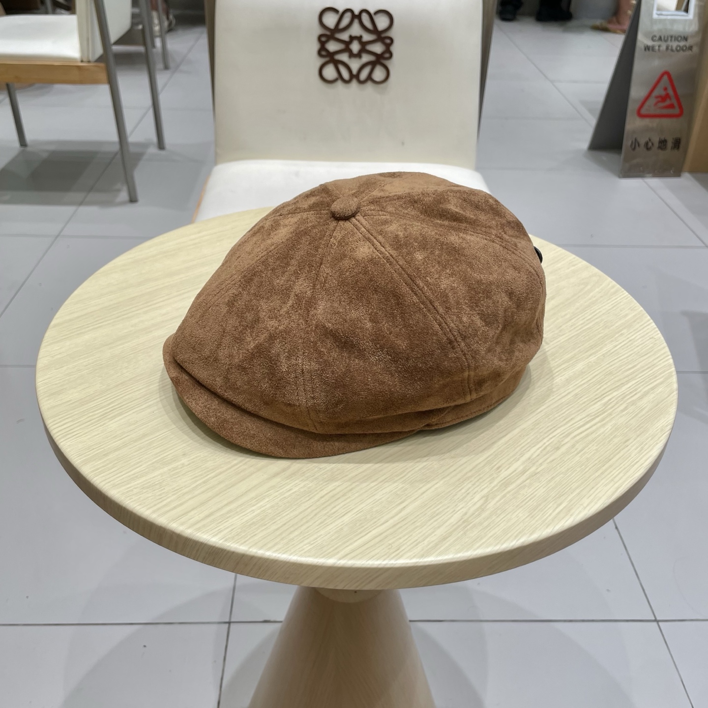 Prada普拉达新款复古鸭舌帽前进帽时尚八角帽潮百搭贝雷帽女秋冬户外