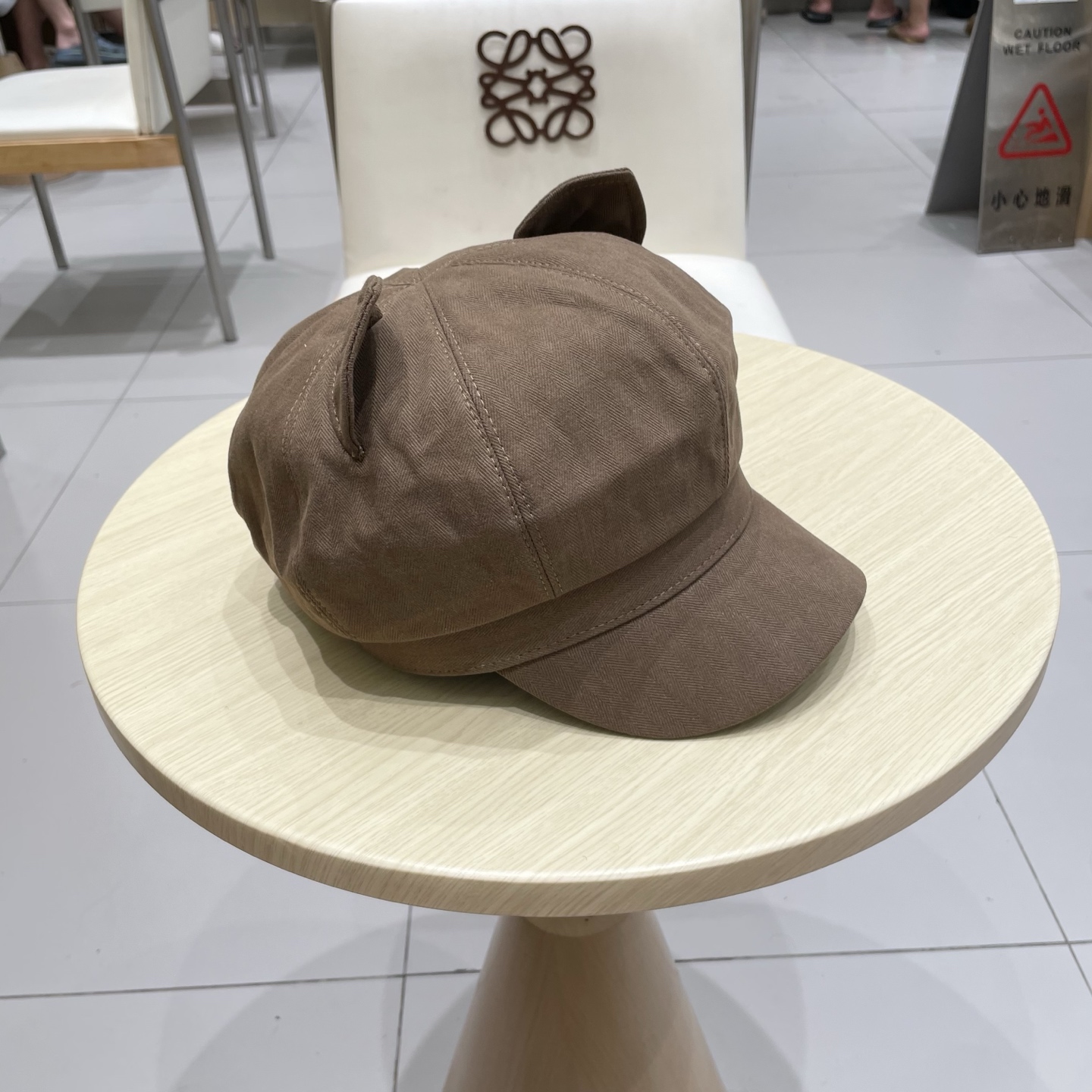 路易威登棒球帽 LouisVuitto2条纹可爱耳朵休闲时尚百搭街头出游八角帽画家帽新款