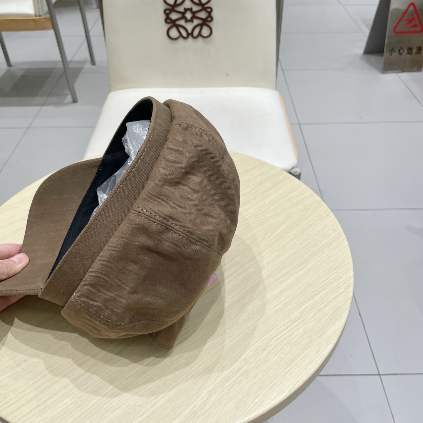 路易威登棒球帽 LouisVuitto2条纹可爱耳朵休闲时尚百搭街头出游八角帽画家帽新款