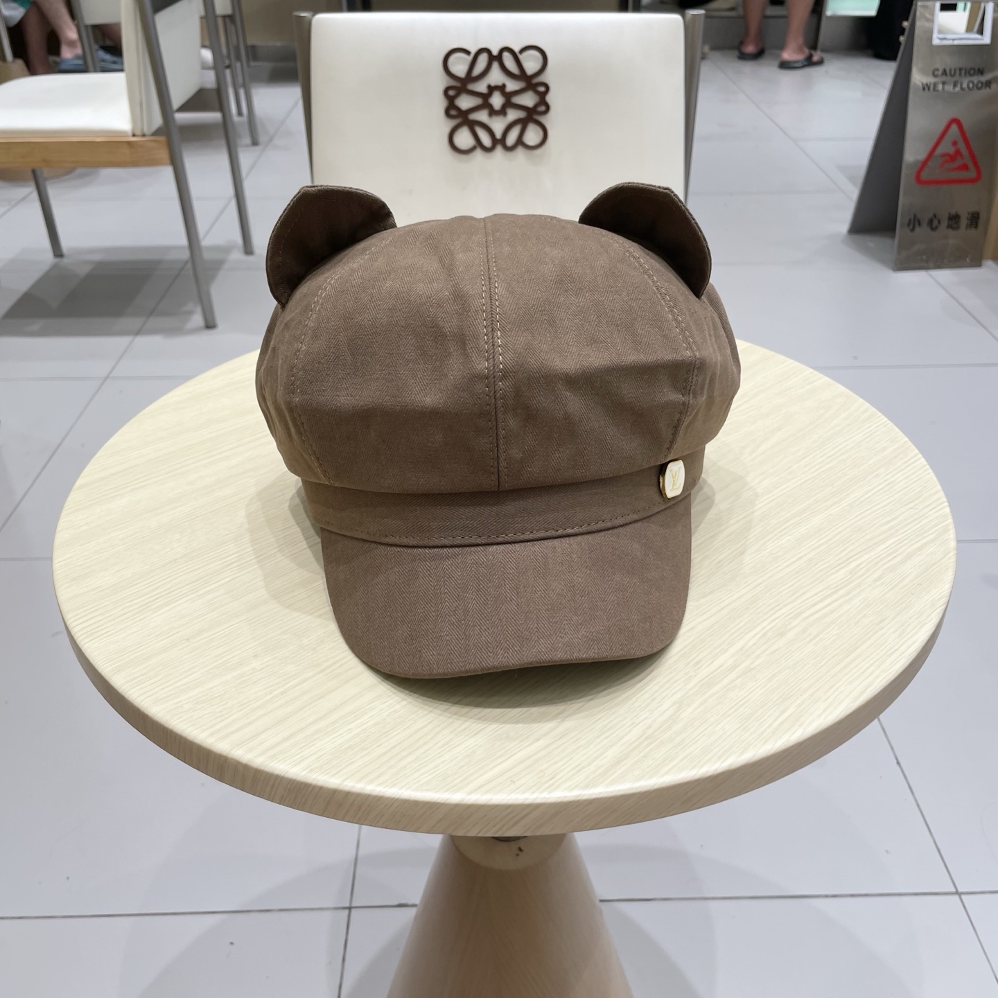 路易威登棒球帽 LouisVuitto2条纹可爱耳朵休闲时尚百搭街头出游八角帽画家帽新款