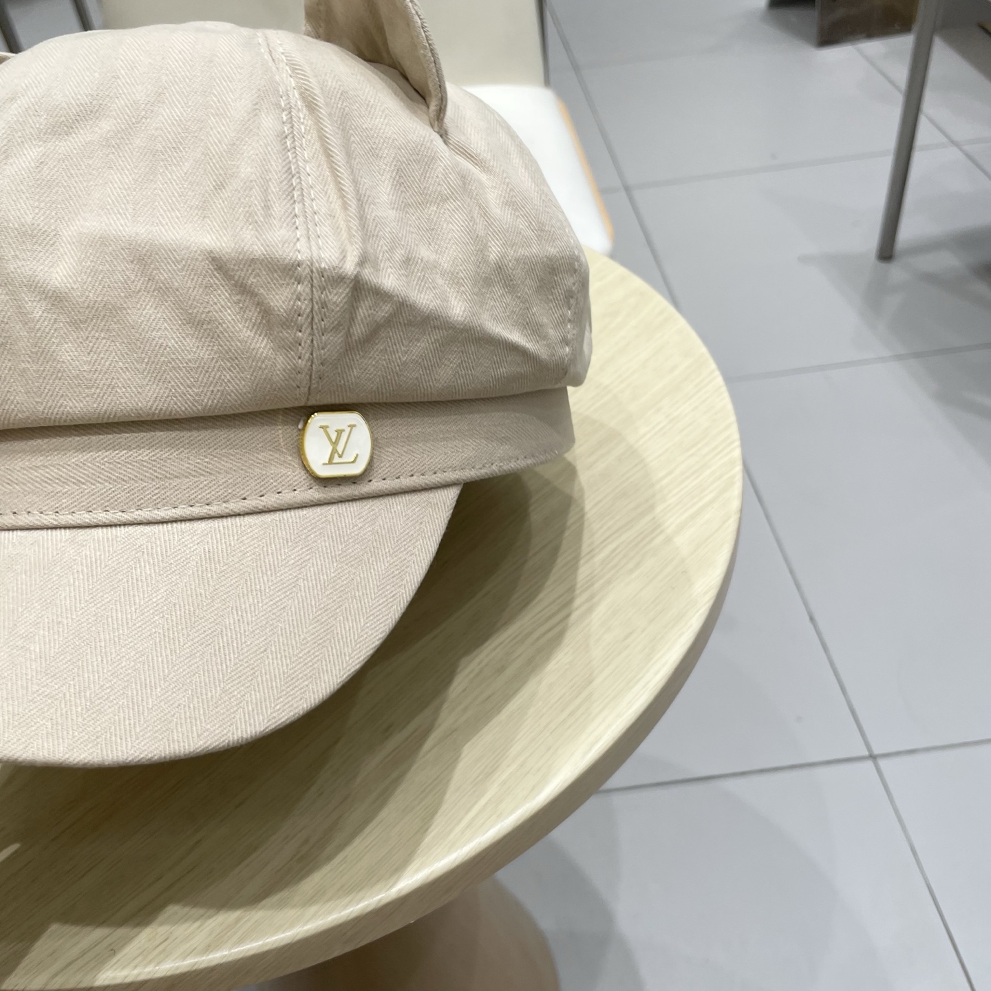 路易威登棒球帽 LouisVuitto2条纹可爱耳朵休闲时尚百搭街头出游八角帽画家帽新款