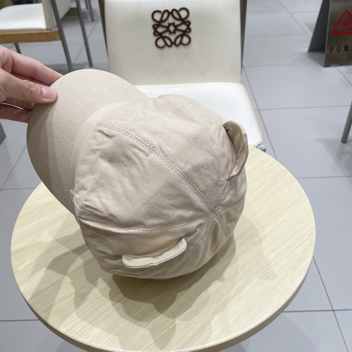 路易威登棒球帽 LouisVuitto2条纹可爱耳朵休闲时尚百搭街头出游八角帽画家帽新款