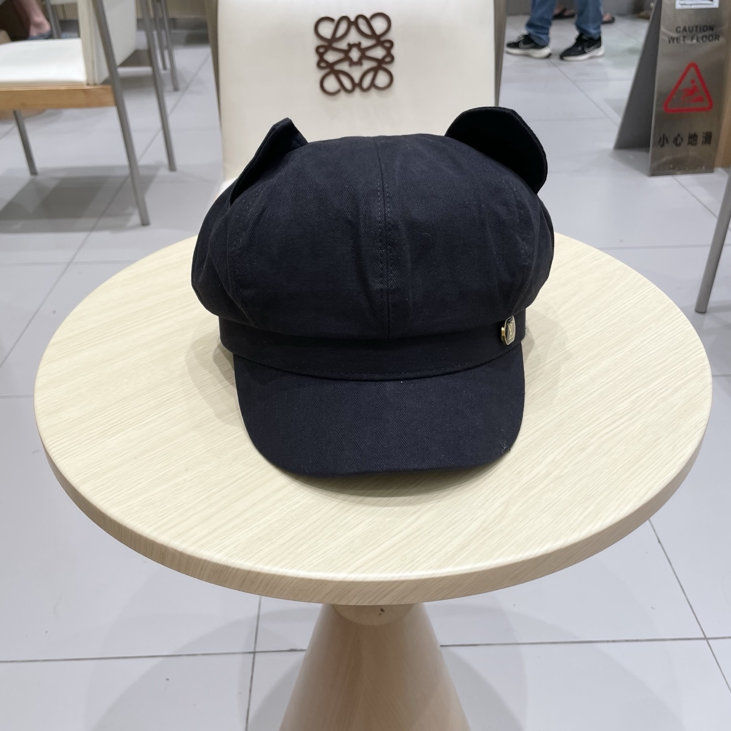 路易威登棒球帽 LouisVuitto2条纹可爱耳朵休闲时尚百搭街头出游八角帽画家帽新款