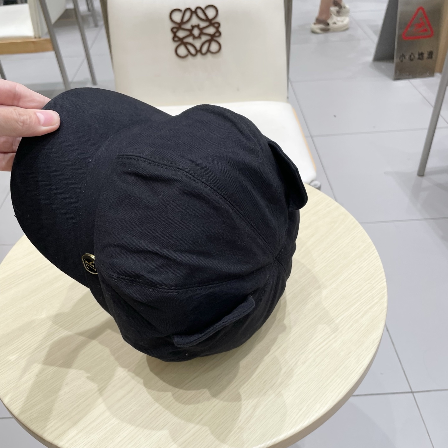 路易威登棒球帽 LouisVuitto2条纹可爱耳朵休闲时尚百搭街头出游八角帽画家帽新款