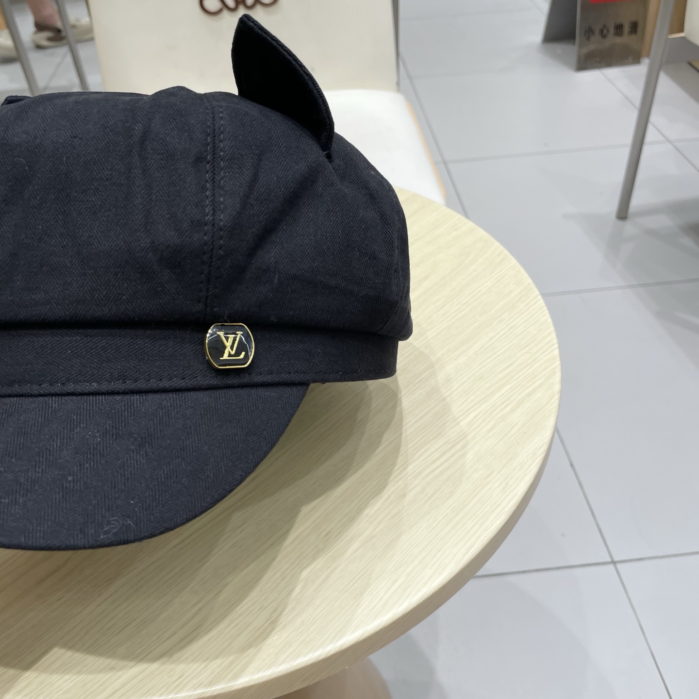 路易威登棒球帽 LouisVuitto2条纹可爱耳朵休闲时尚百搭街头出游八角帽画家帽新款