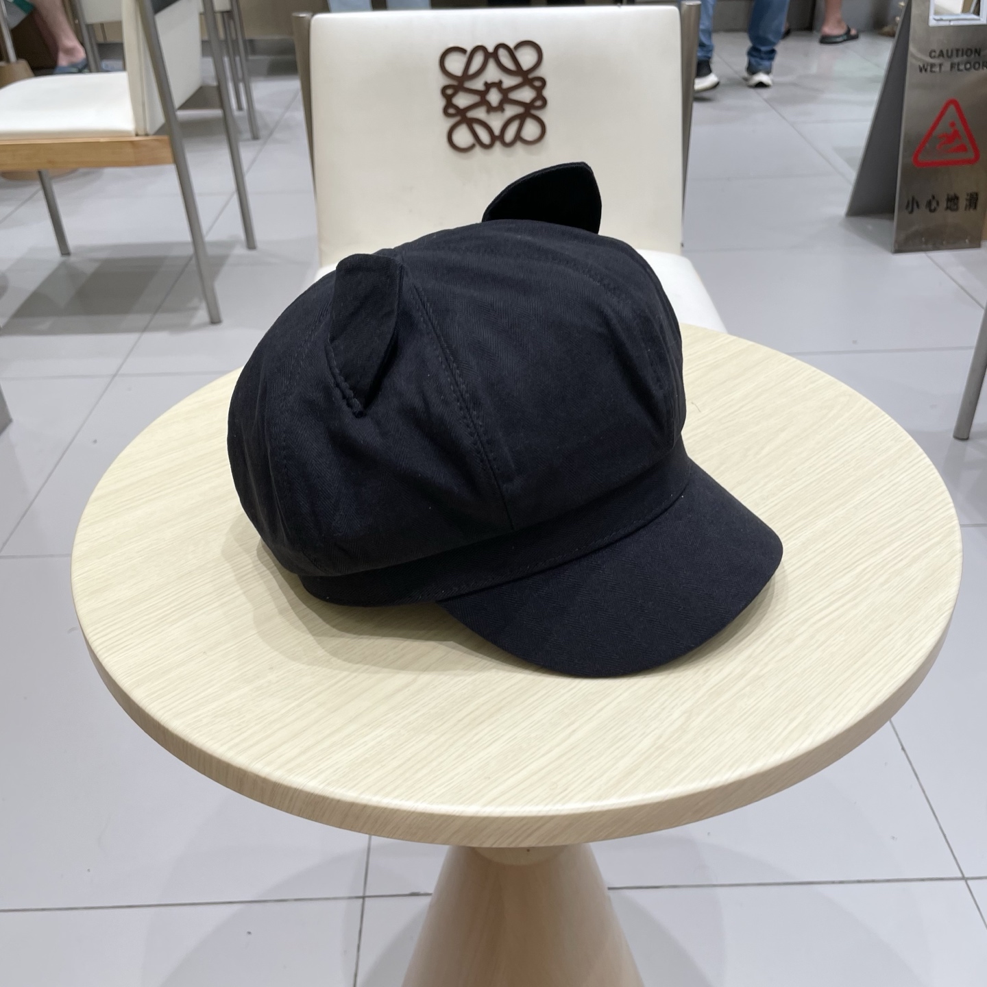 路易威登棒球帽 LouisVuitto2条纹可爱耳朵休闲时尚百搭街头出游八角帽画家帽新款