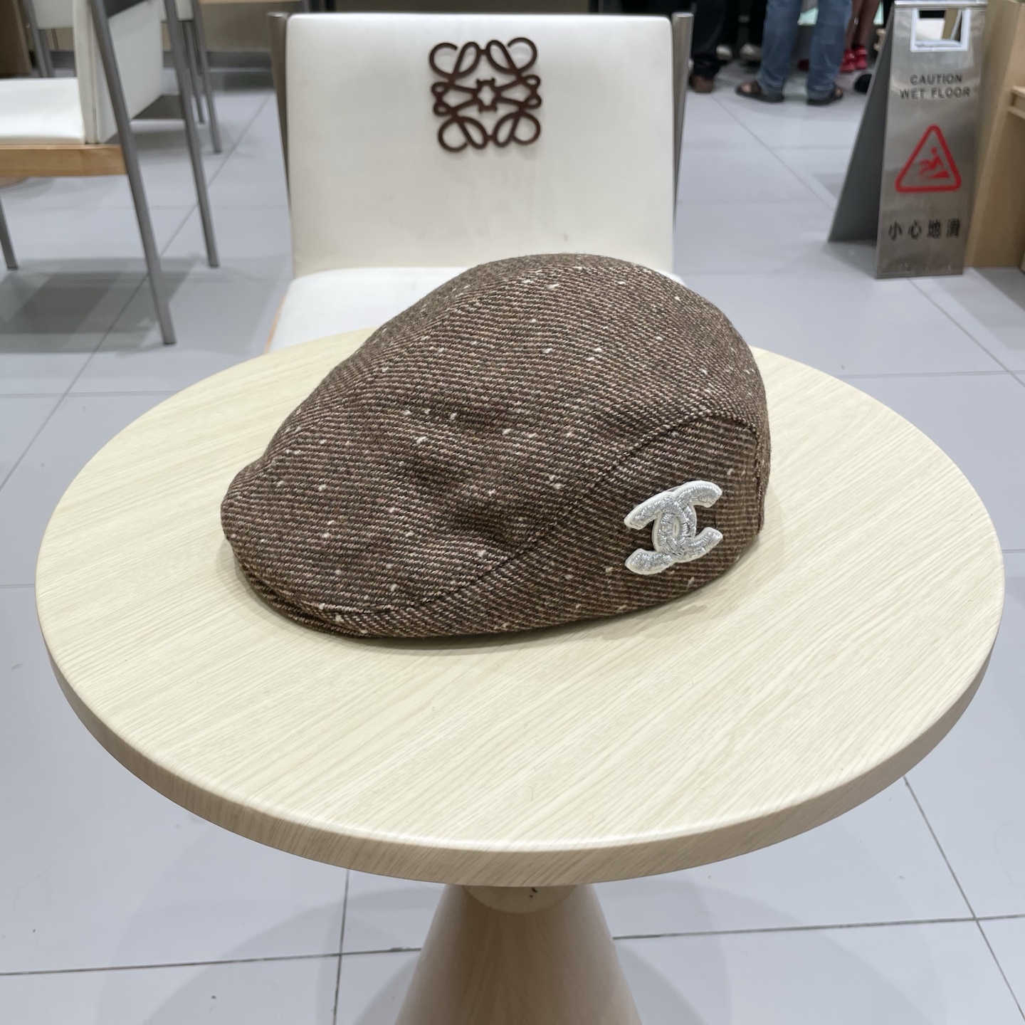 NO:587836,Chanel Chanel good quality retro British style herringbone forward hat men and women autumn casual versatile fashion temperament beret hat fisherman hat baseball cap knitted hat, hat, chanel, chanel, espadrilles, hats19860909chanel香奈儿好品质复古英伦风人字纹前进帽男女秋季休闲百搭时尚有气质贝雷帽帽子渔夫帽棒球帽针织帽,帽子,chanel,chanel,espadrilles,hats,hat