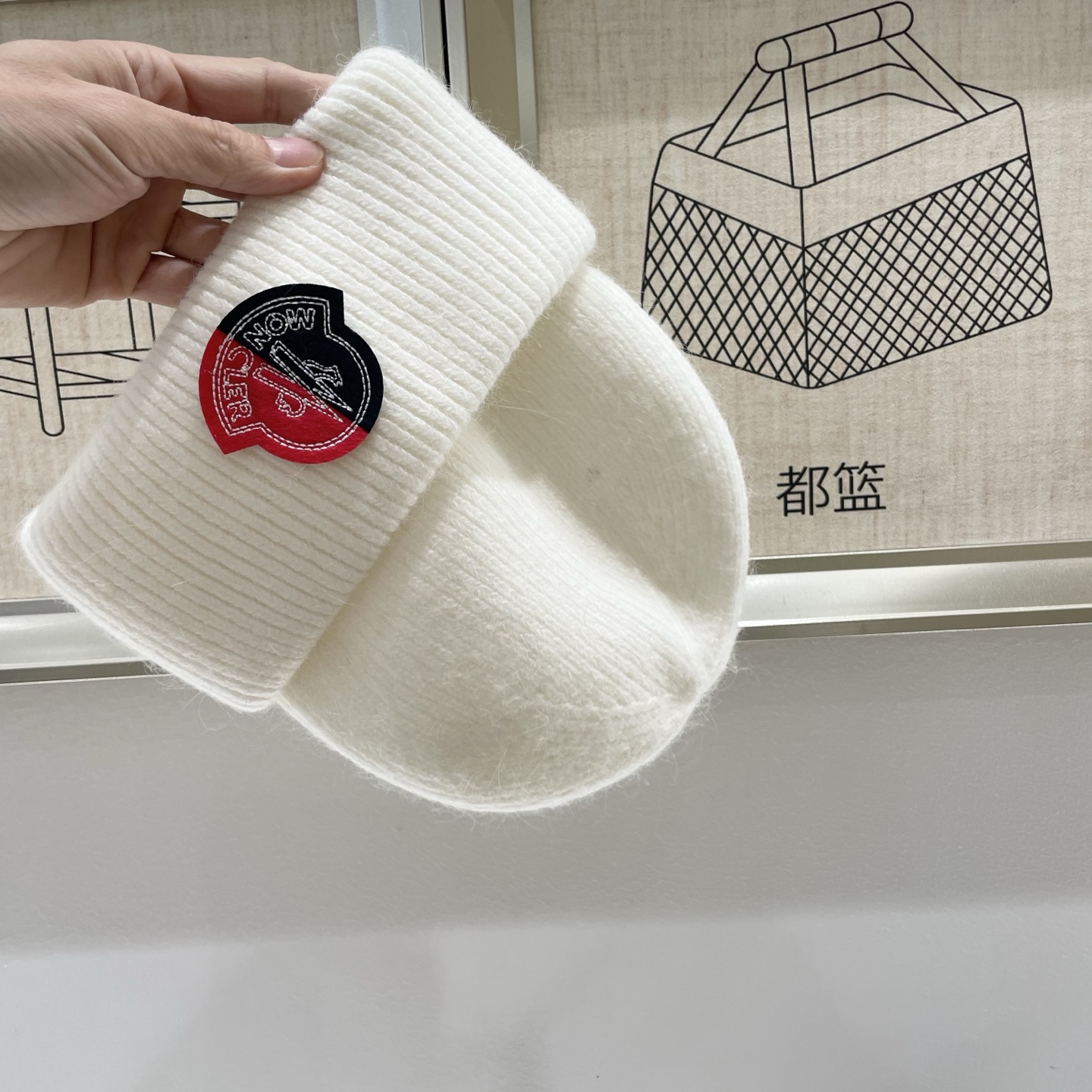 蒙口秋冬安哥拉兔毛羊毛针织厚翻边毛线帽年末重磅高颜值仙女针织帽，超仙的安哥拉兔羊毛，色系很甜美，巨百搭，