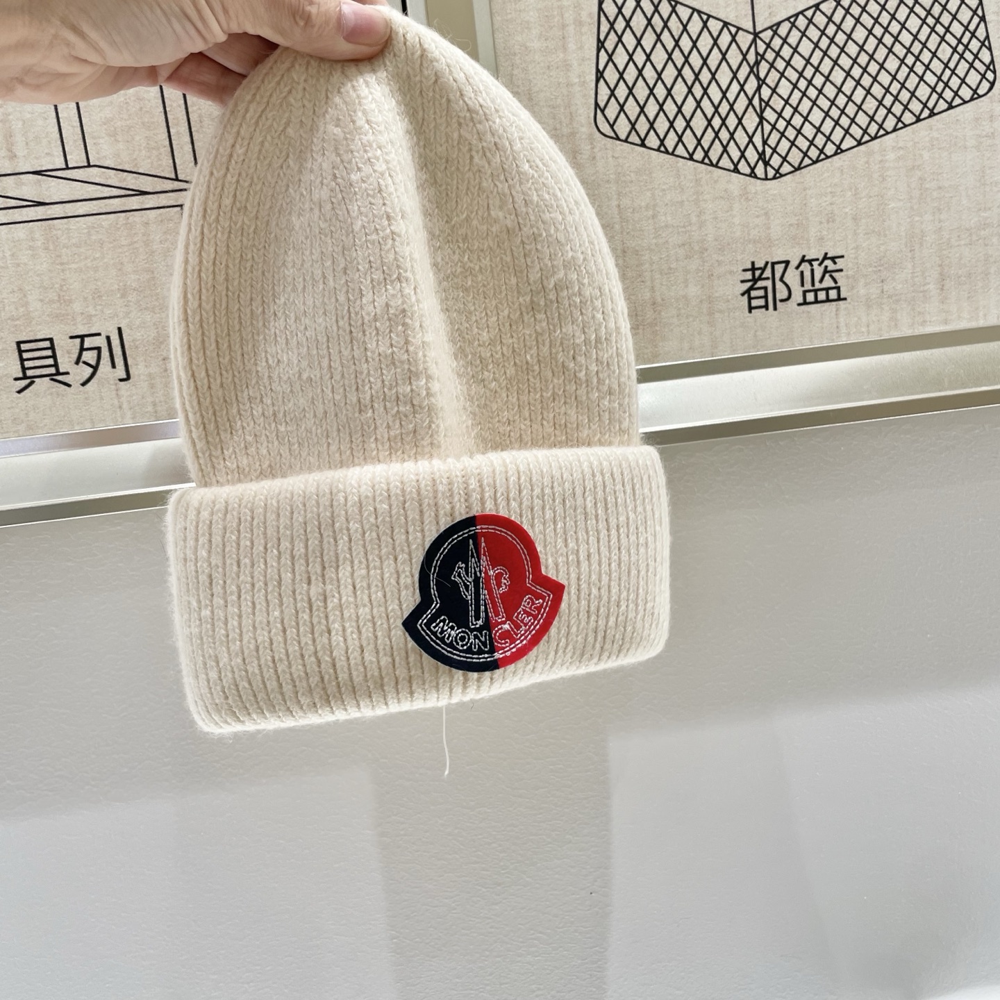 蒙口秋冬安哥拉兔毛羊毛针织厚翻边毛线帽年末重磅高颜值仙女针织帽，超仙的安哥拉兔羊毛，色系很甜美，巨百搭，