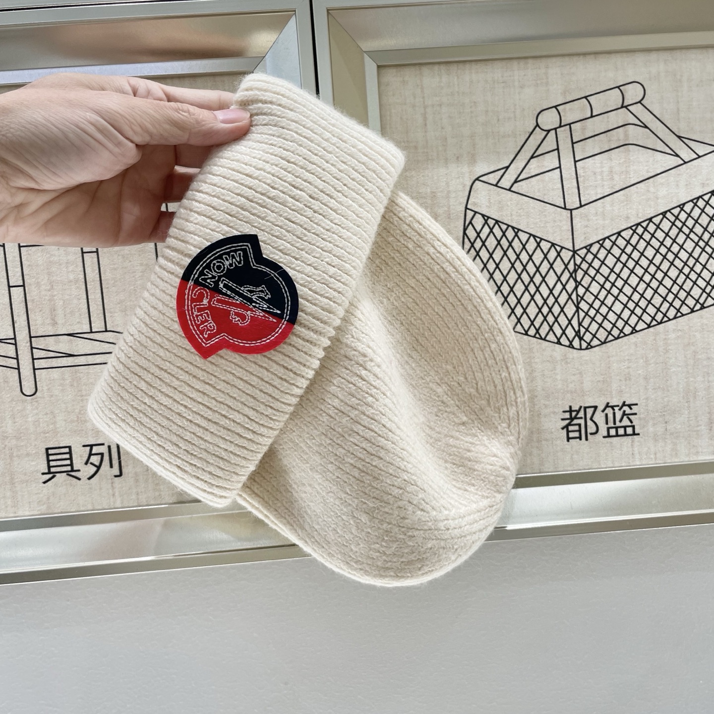 蒙口秋冬安哥拉兔毛羊毛针织厚翻边毛线帽年末重磅高颜值仙女针织帽，超仙的安哥拉兔羊毛，色系很甜美，巨百搭，