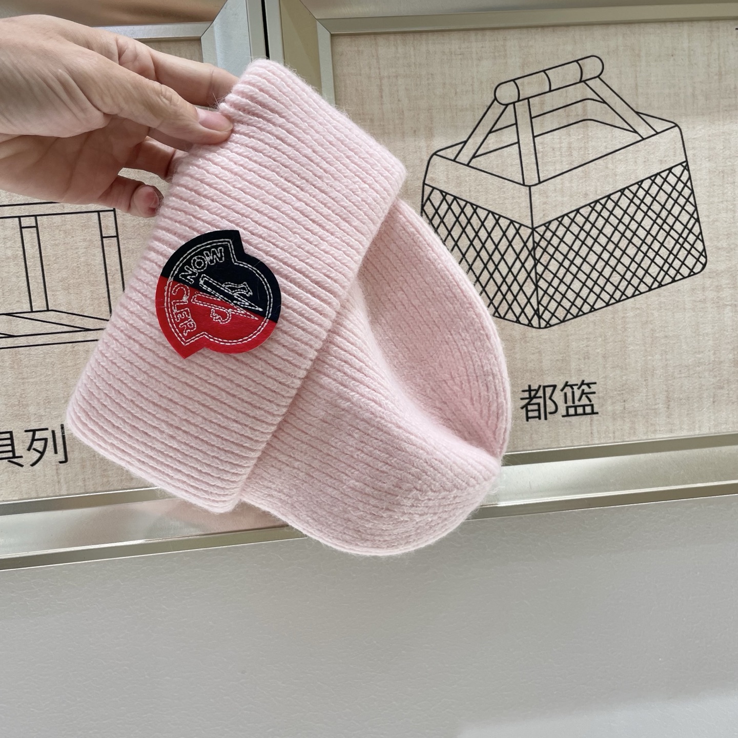 蒙口秋冬安哥拉兔毛羊毛针织厚翻边毛线帽年末重磅高颜值仙女针织帽，超仙的安哥拉兔羊毛，色系很甜美，巨百搭，