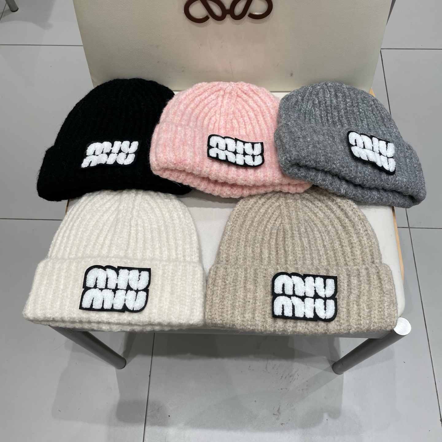   miumiu缪缪新款针织毛线帽，男女通用