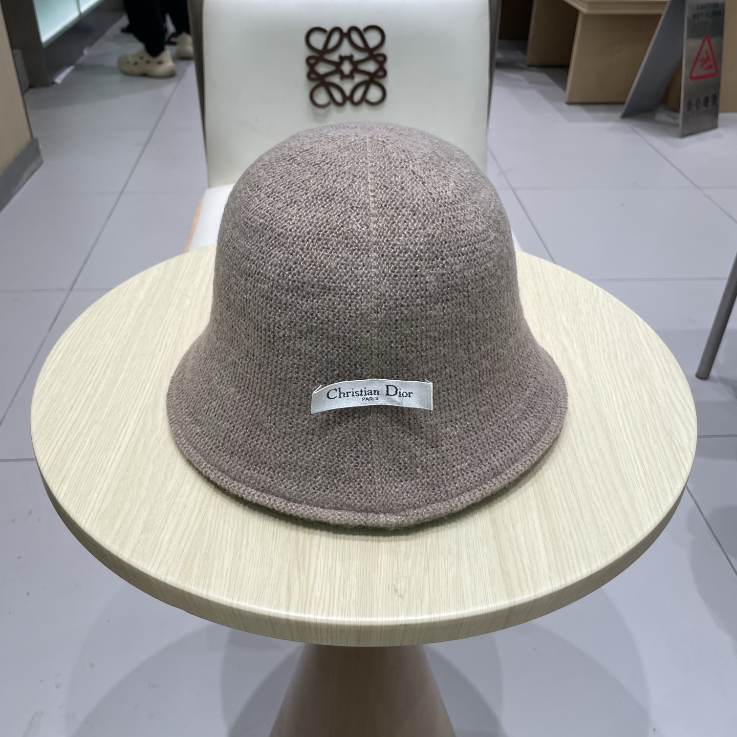 DIOR迪奥钩织镂空秋冬新款针织帽女文雅淑女渔夫帽2025新款百搭显脸小水桶帽子