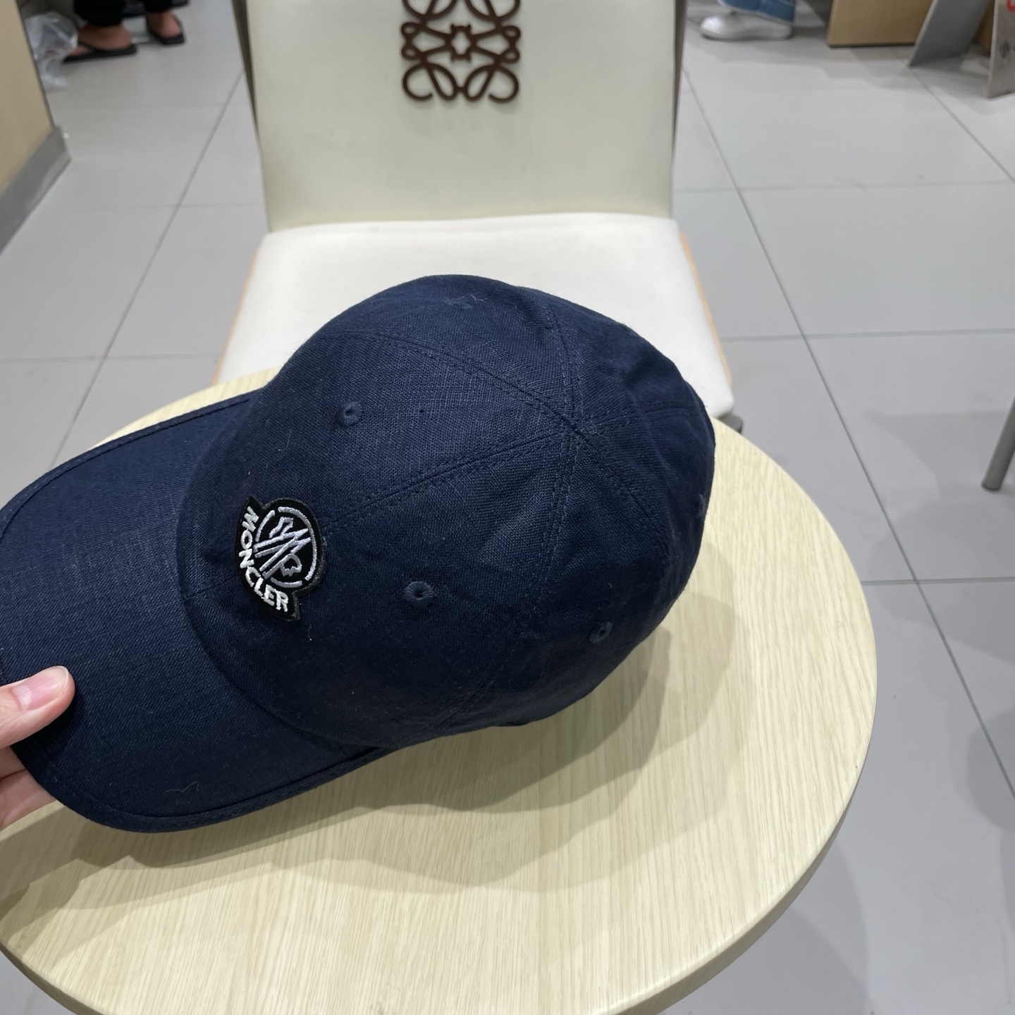 蒙口MONCLER新款棒球帽，麻料时尚炸街单品，风格很OK，网红.时尚博主的最爱！高品质舒适透气，凹造型