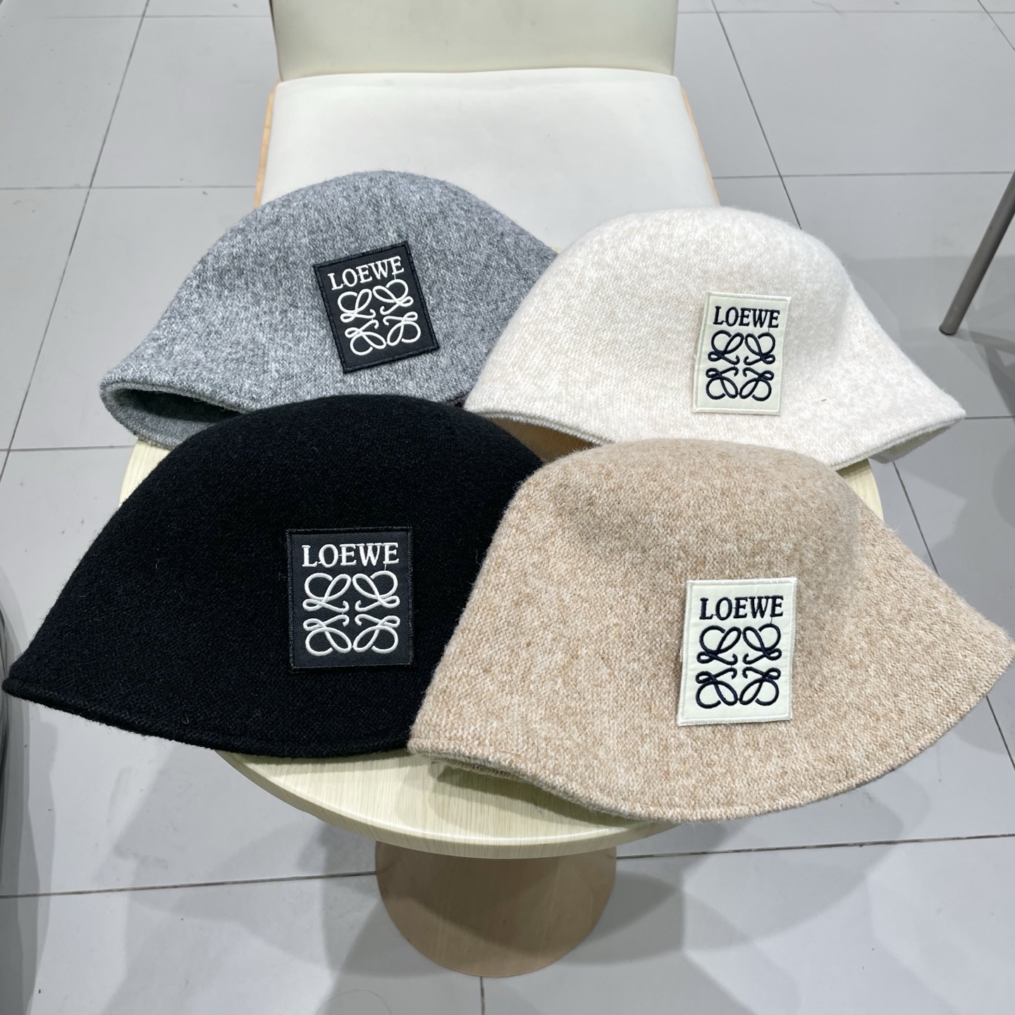  ＬＯＥＷＥ罗意威秋冬双面戴小众渔夫帽子女可折叠显脸小纯色百搭简约出游休闲盆帽