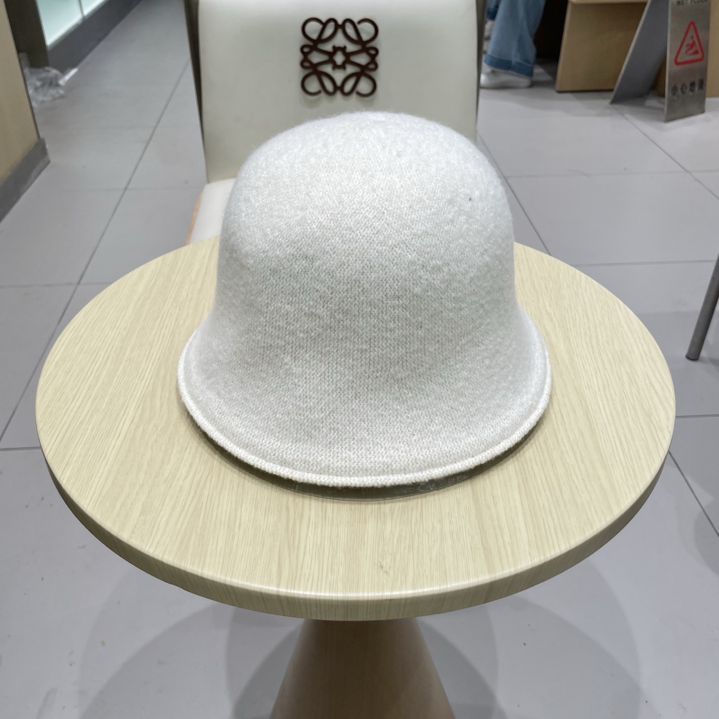 ＬＯＥＷＥ罗意威秋冬双面戴小众渔夫帽子女可折叠显脸小纯色百搭简约出游休闲盆帽