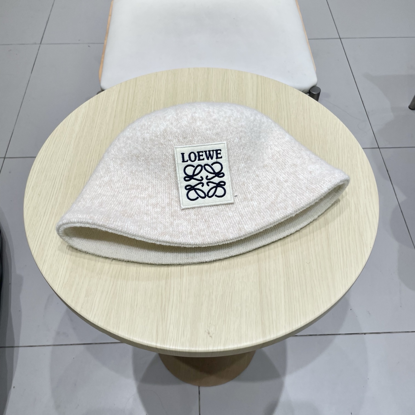 ＬＯＥＷＥ罗意威秋冬双面戴小众渔夫帽子女可折叠显脸小纯色百搭简约出游休闲盆帽