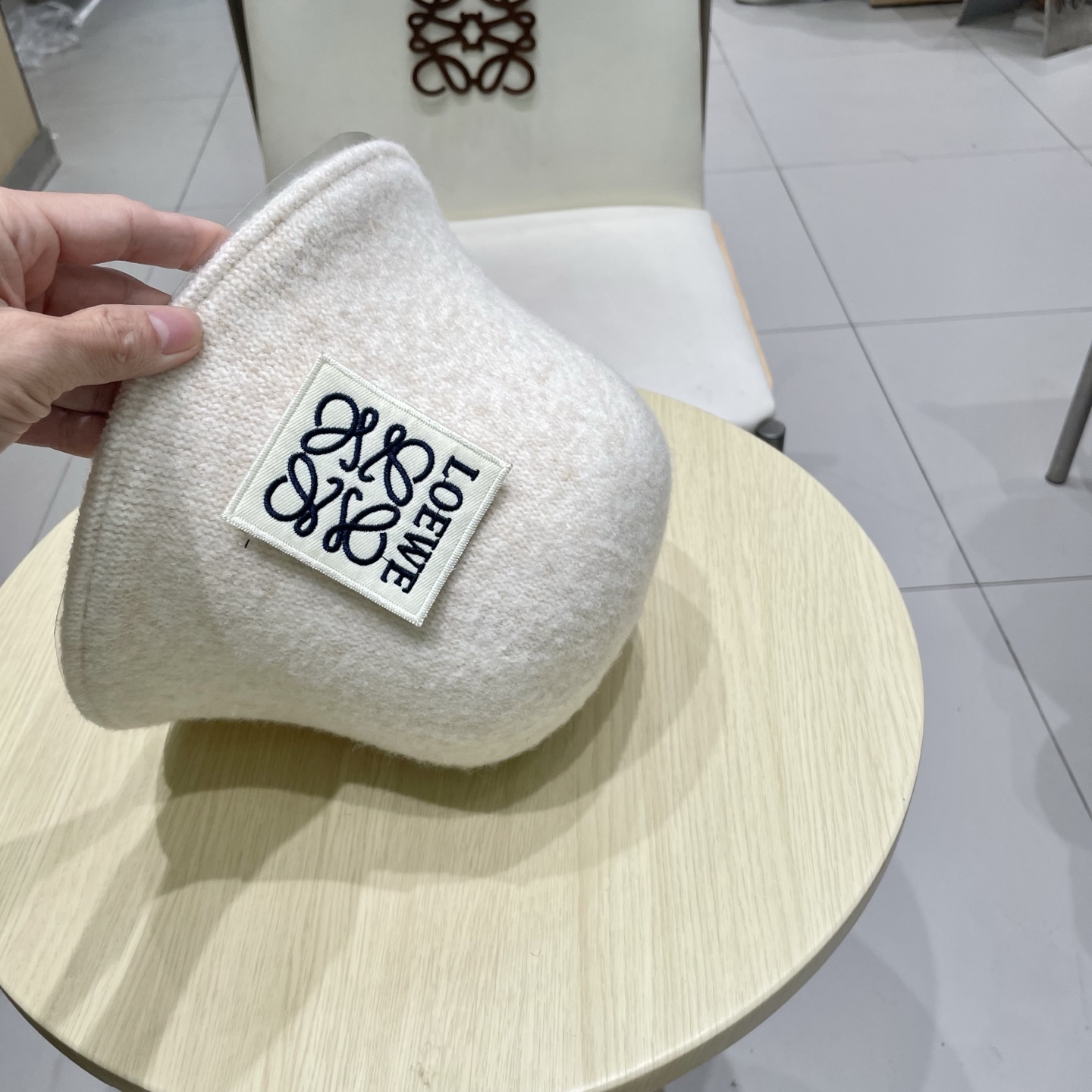 ＬＯＥＷＥ罗意威秋冬双面戴小众渔夫帽子女可折叠显脸小纯色百搭简约出游休闲盆帽