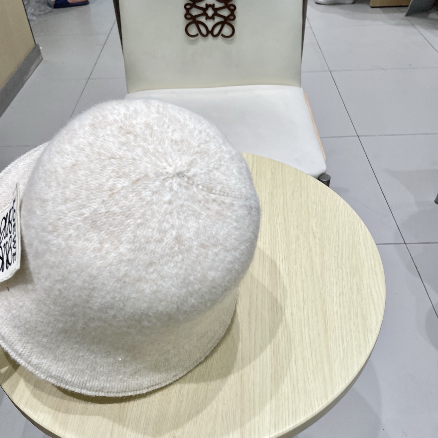 ＬＯＥＷＥ罗意威秋冬双面戴小众渔夫帽子女可折叠显脸小纯色百搭简约出游休闲盆帽