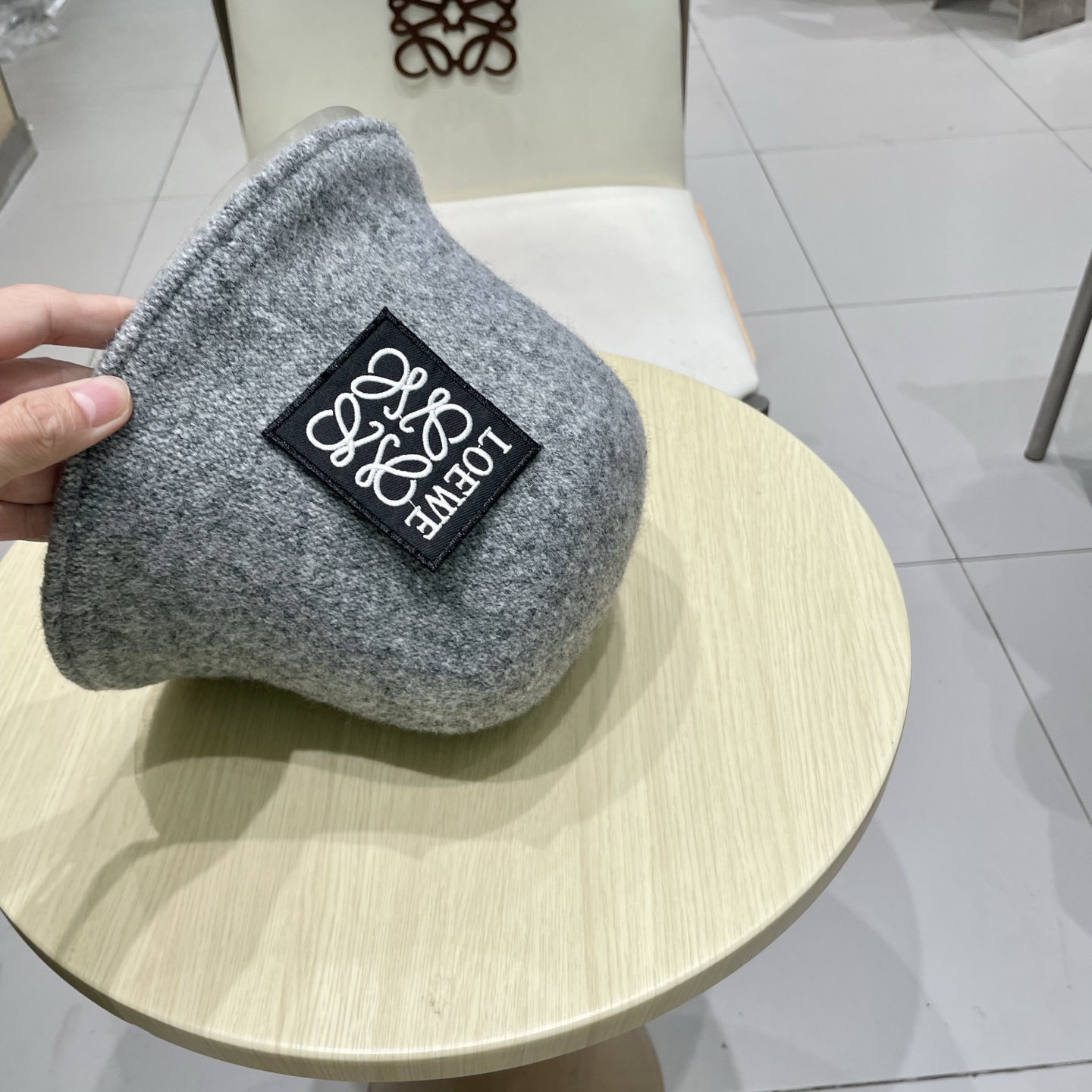 ＬＯＥＷＥ罗意威秋冬双面戴小众渔夫帽子女可折叠显脸小纯色百搭简约出游休闲盆帽