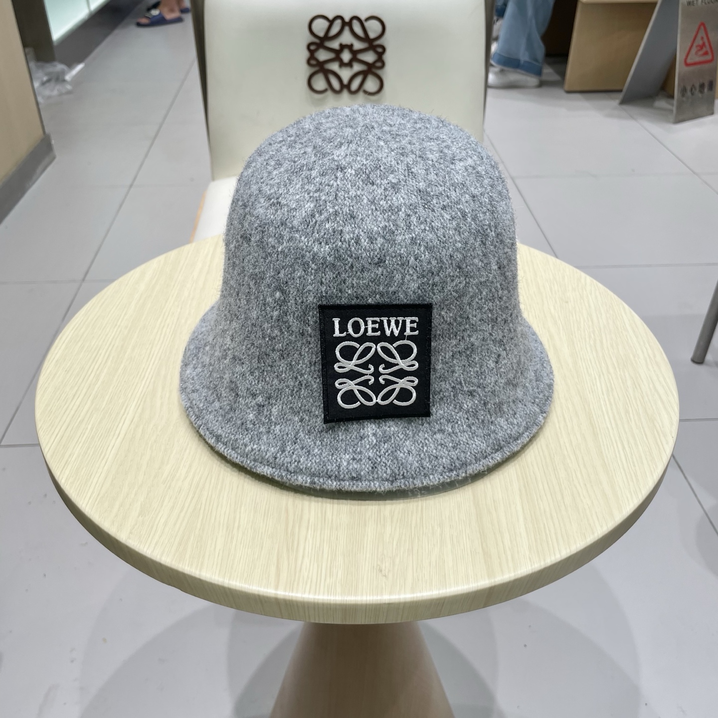 ＬＯＥＷＥ罗意威秋冬双面戴小众渔夫帽子女可折叠显脸小纯色百搭简约出游休闲盆帽