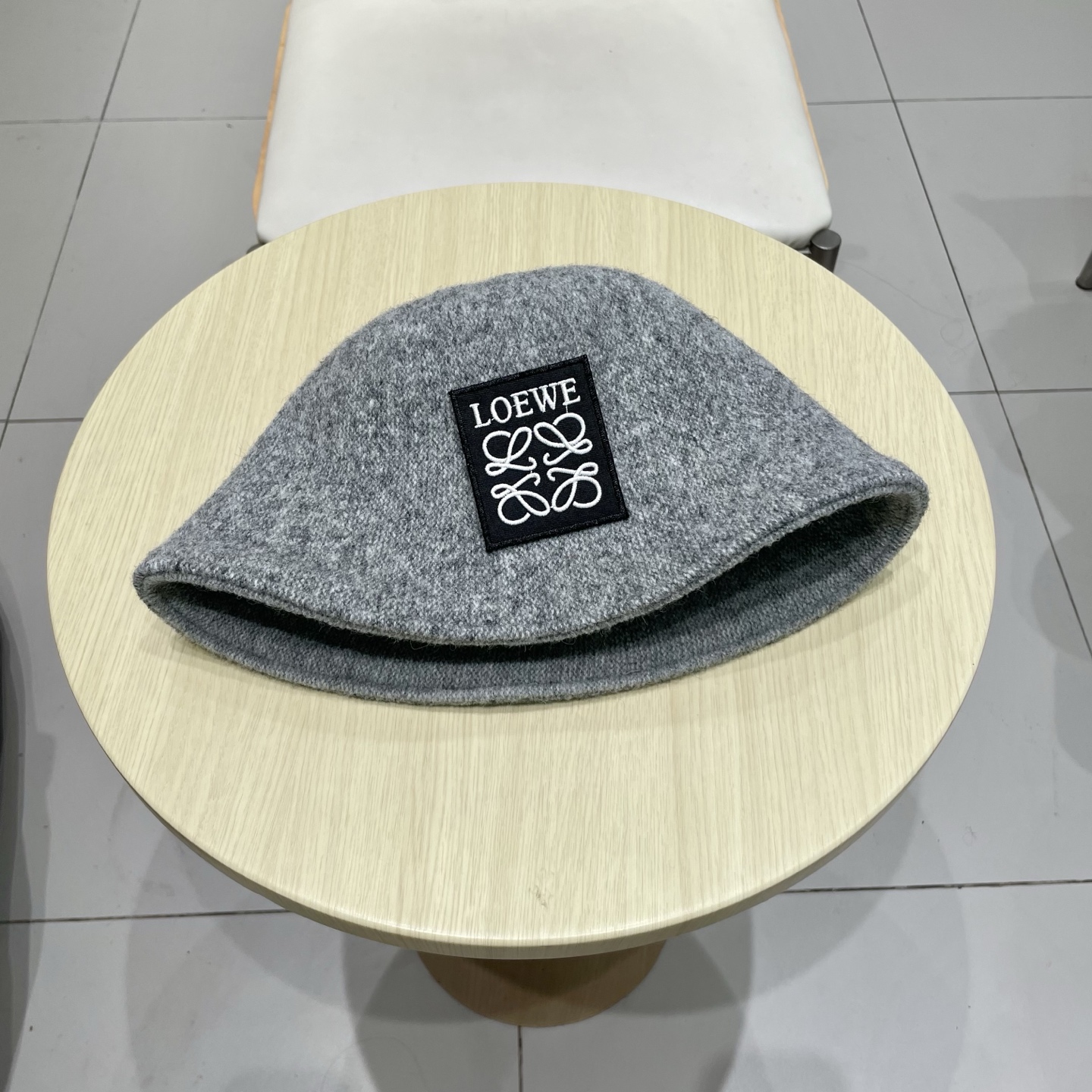 ＬＯＥＷＥ罗意威秋冬双面戴小众渔夫帽子女可折叠显脸小纯色百搭简约出游休闲盆帽