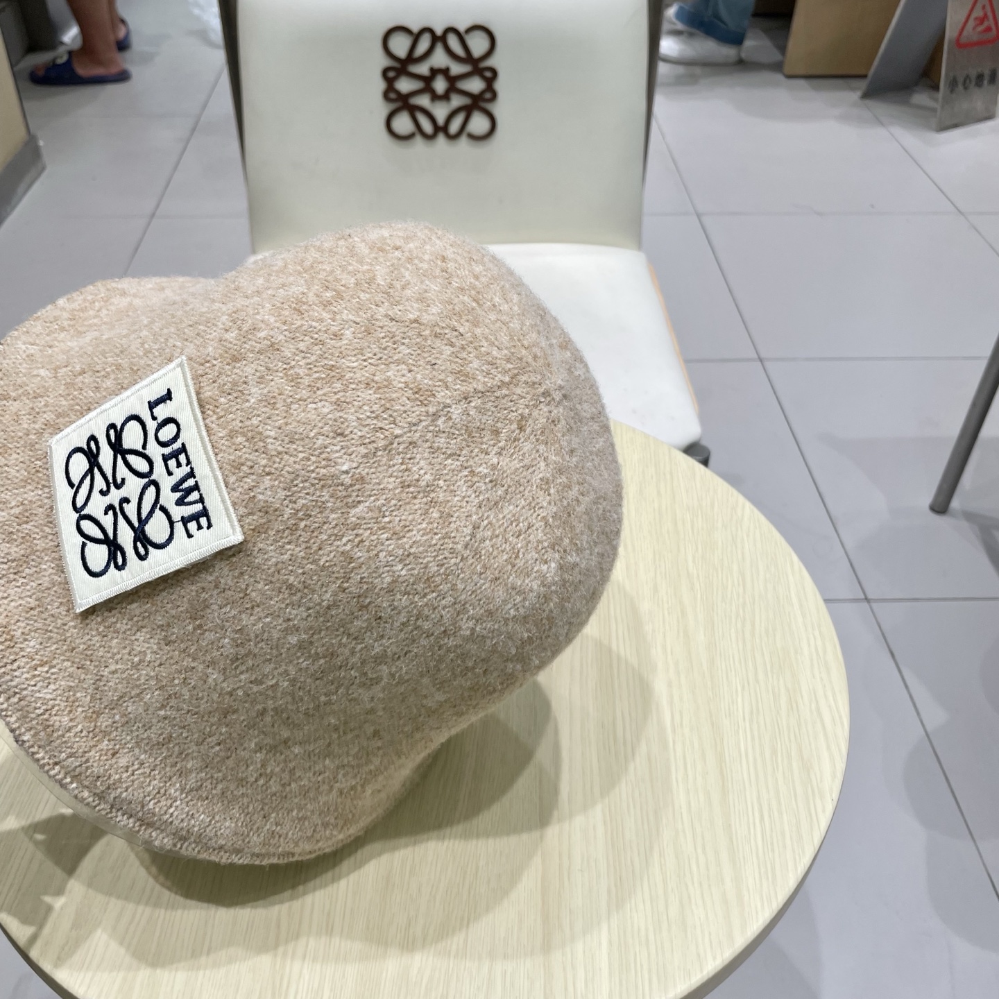 ＬＯＥＷＥ罗意威秋冬双面戴小众渔夫帽子女可折叠显脸小纯色百搭简约出游休闲盆帽