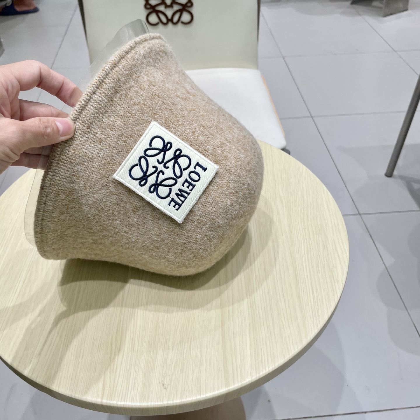 ＬＯＥＷＥ罗意威秋冬双面戴小众渔夫帽子女可折叠显脸小纯色百搭简约出游休闲盆帽