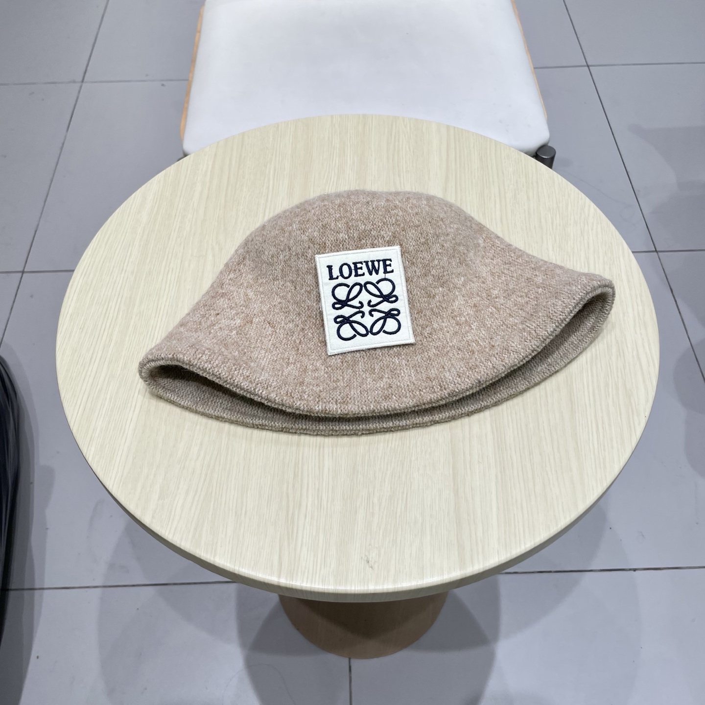 ＬＯＥＷＥ罗意威秋冬双面戴小众渔夫帽子女可折叠显脸小纯色百搭简约出游休闲盆帽