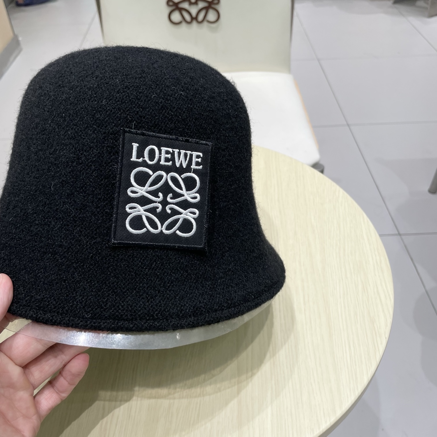 ＬＯＥＷＥ罗意威秋冬双面戴小众渔夫帽子女可折叠显脸小纯色百搭简约出游休闲盆帽