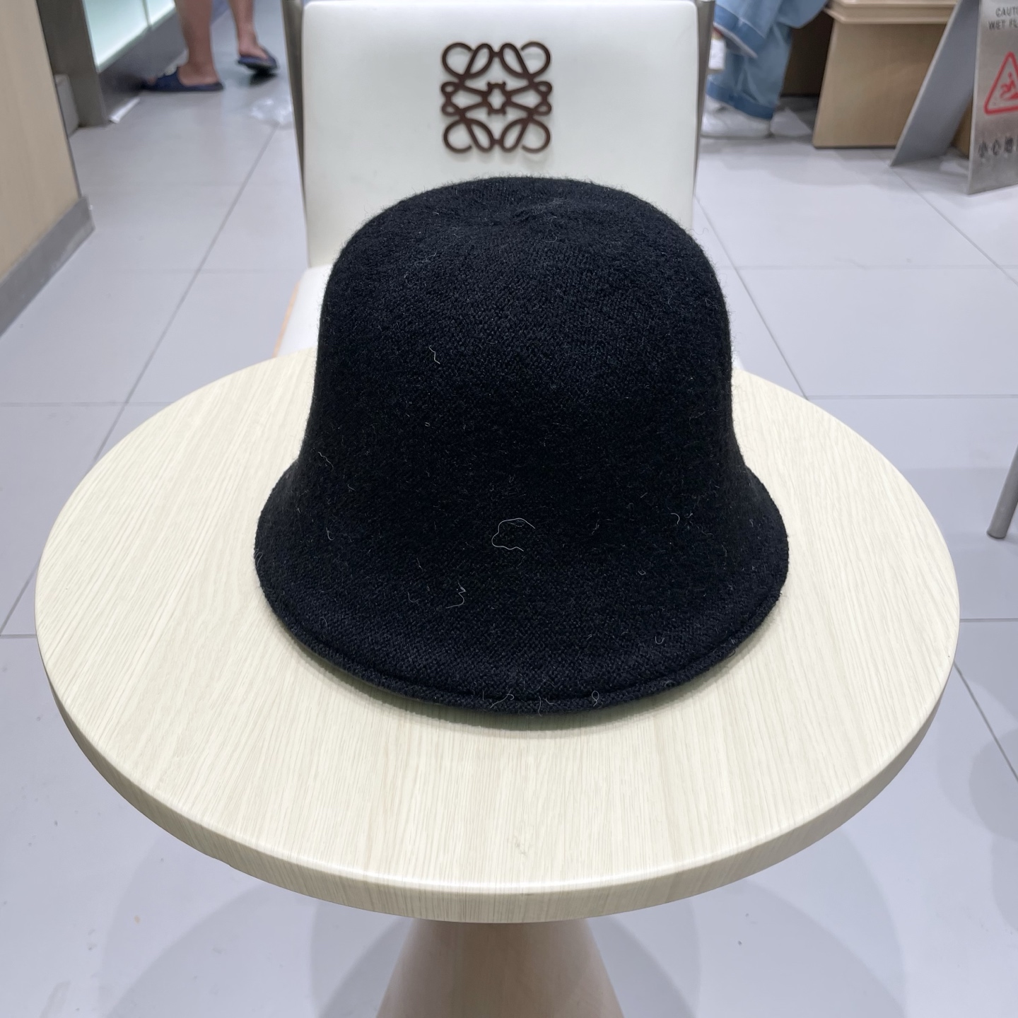 ＬＯＥＷＥ罗意威秋冬双面戴小众渔夫帽子女可折叠显脸小纯色百搭简约出游休闲盆帽