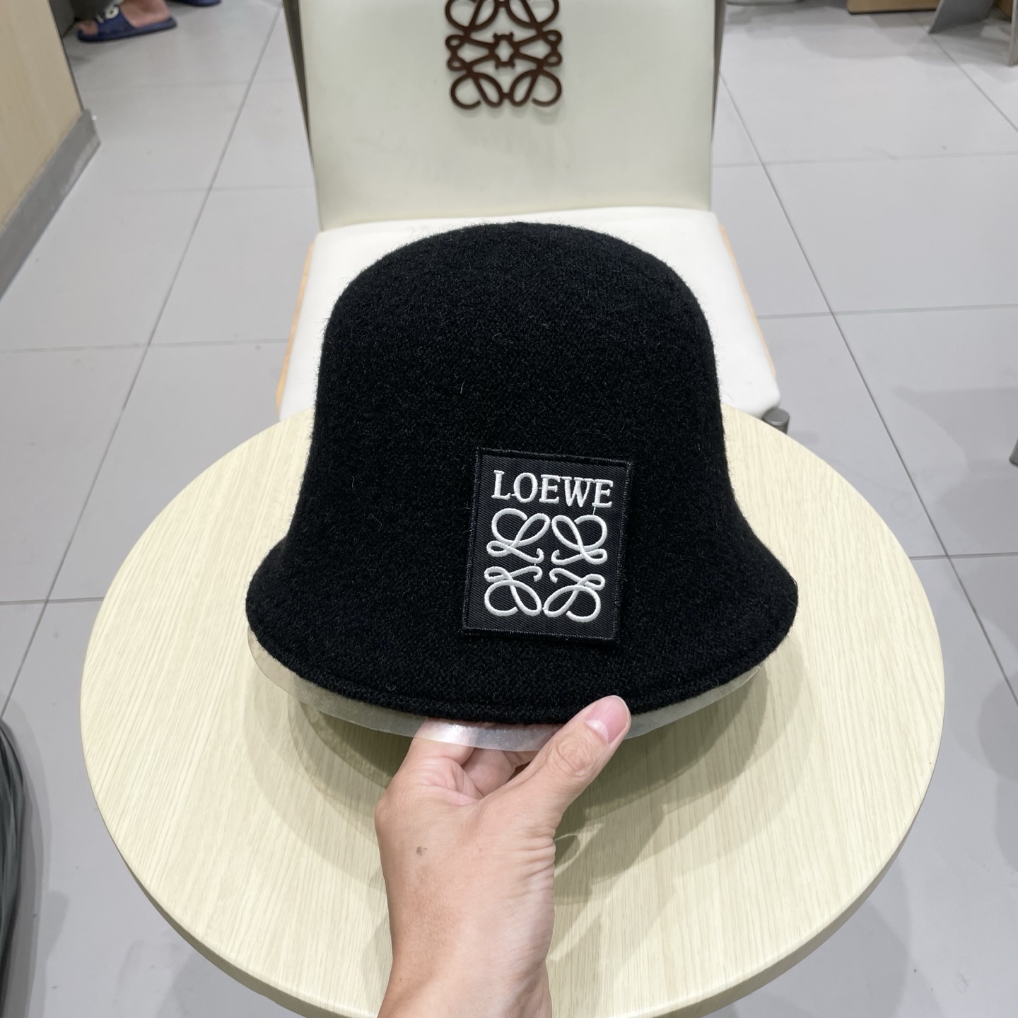 ＬＯＥＷＥ罗意威秋冬双面戴小众渔夫帽子女可折叠显脸小纯色百搭简约出游休闲盆帽