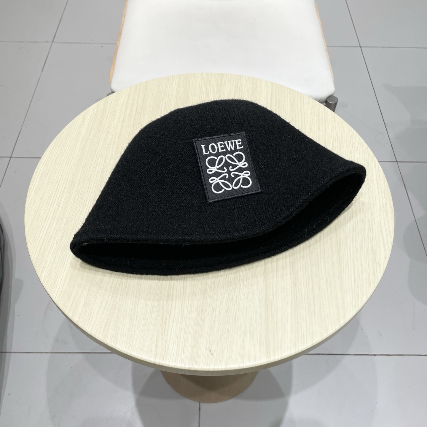 NO:362012,LOEWE Loewe autumn and winter double-sided niche fisherman hat for women foldable face small solid color versatile simple travel casual basin hat straw hat fisherman hat baseball hat knit hat, hat, loewe, espadrilles, hatsＬＯＥＷＥ罗意威秋冬双面戴小众渔夫帽子女可折叠显脸小纯色百搭简约出游休闲盆帽帽子草帽渔夫帽棒球帽针织帽,帽子,loewe,espadrilles,hats,hat